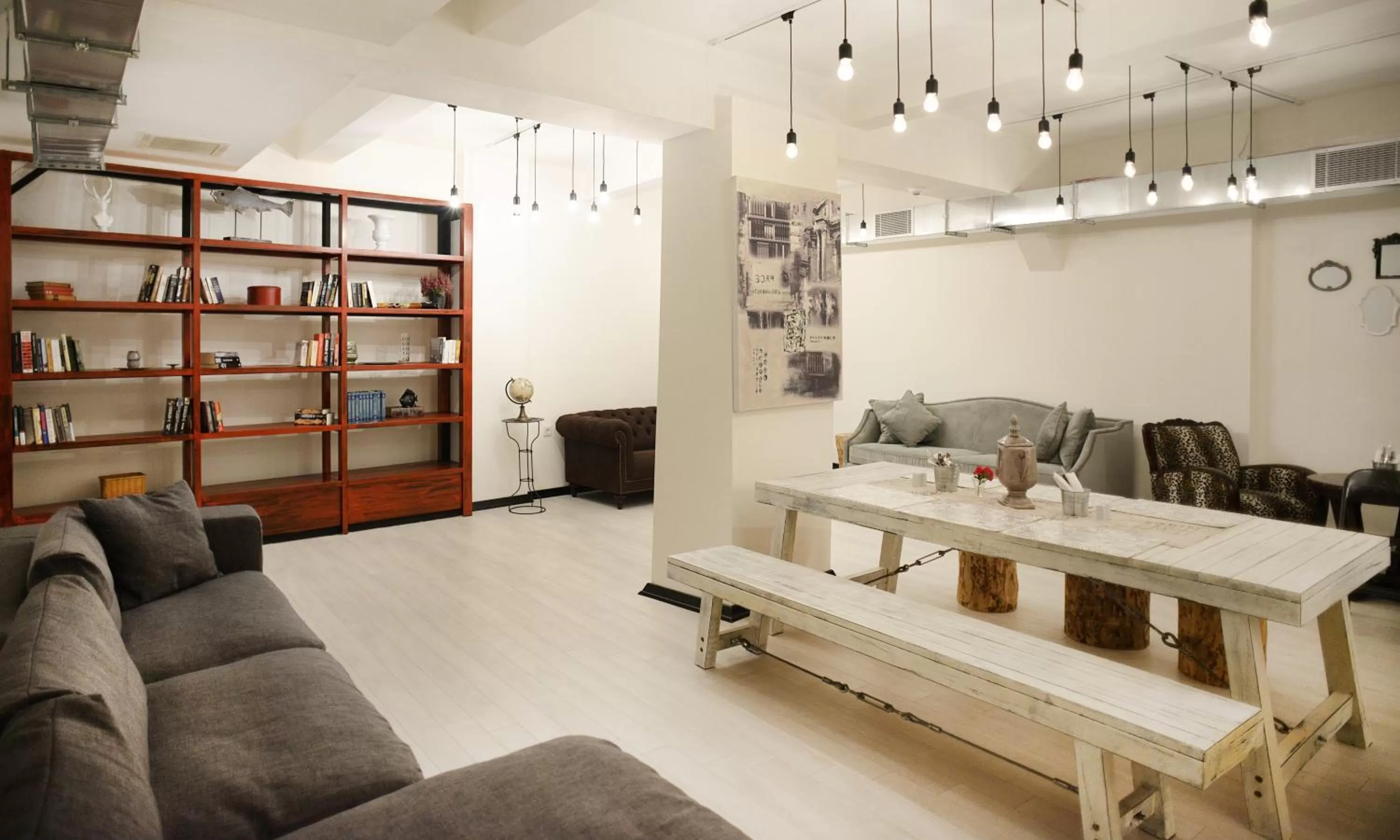 Library in Rumours Inn