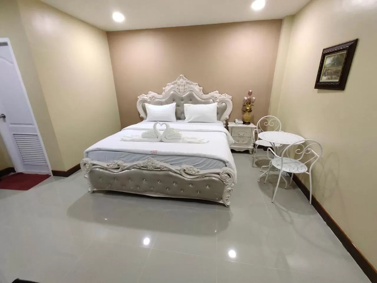 Photo of the whole room, Bed in SK Resort Pattaya