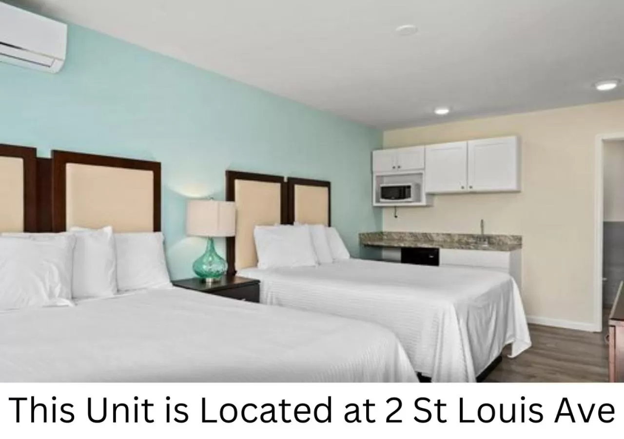 Queen Room with Two Queen Beds in Madison Beach Motel