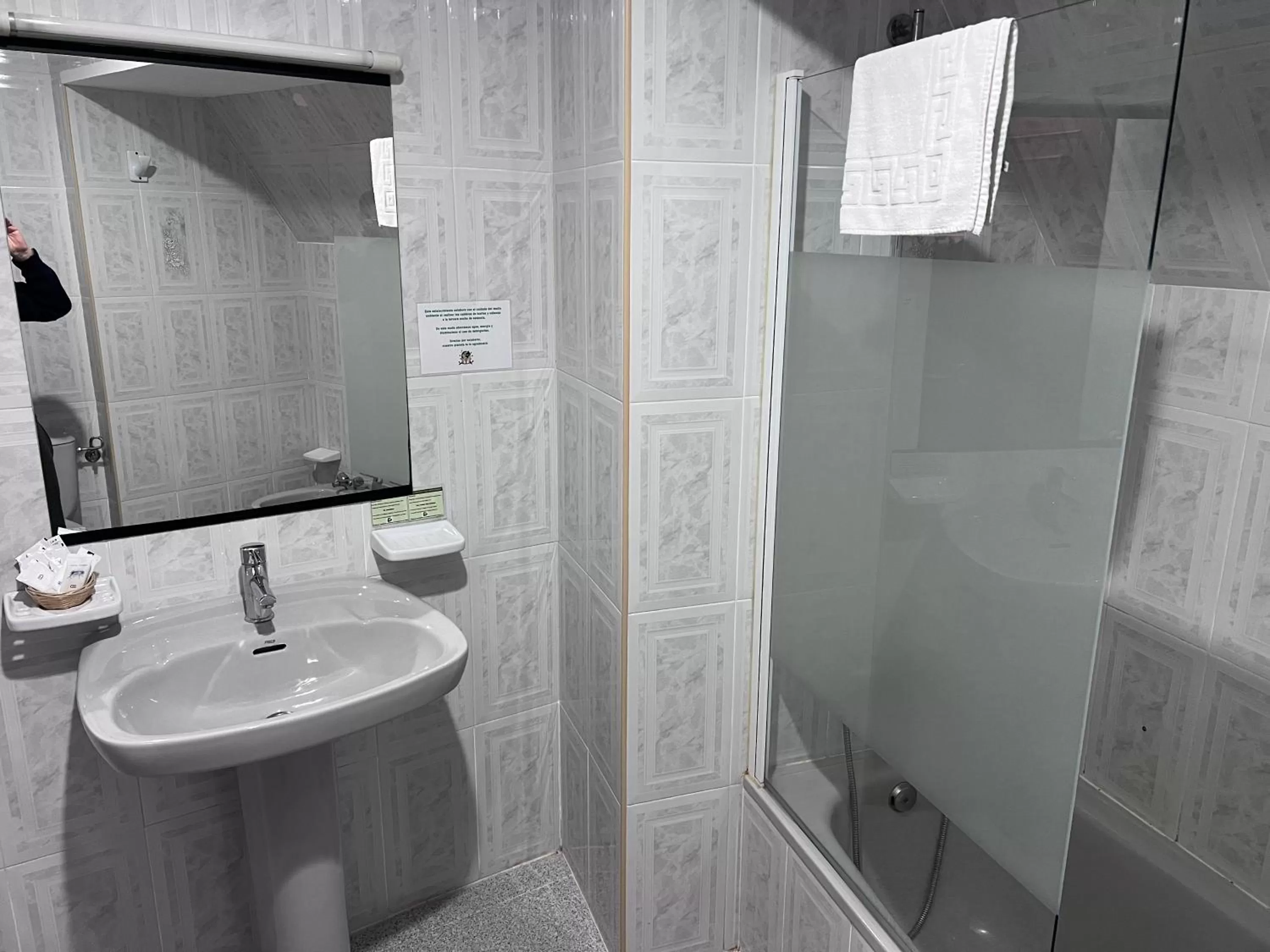 Bathroom in Hotel Celta Galaico