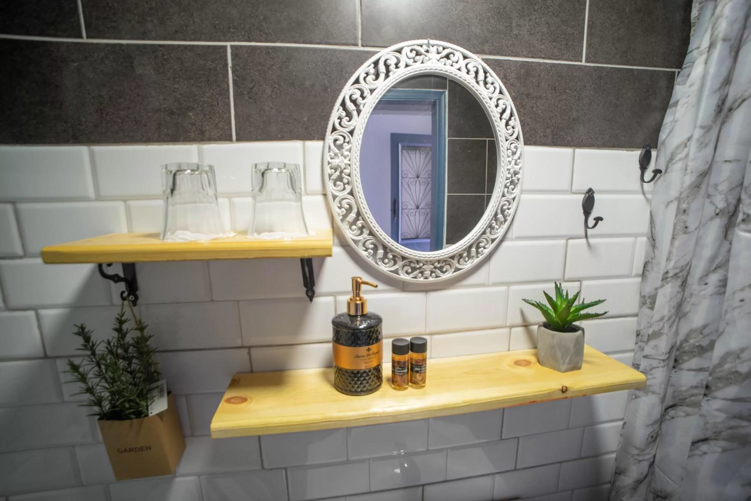 Bathroom in Mascot Garden Rooms