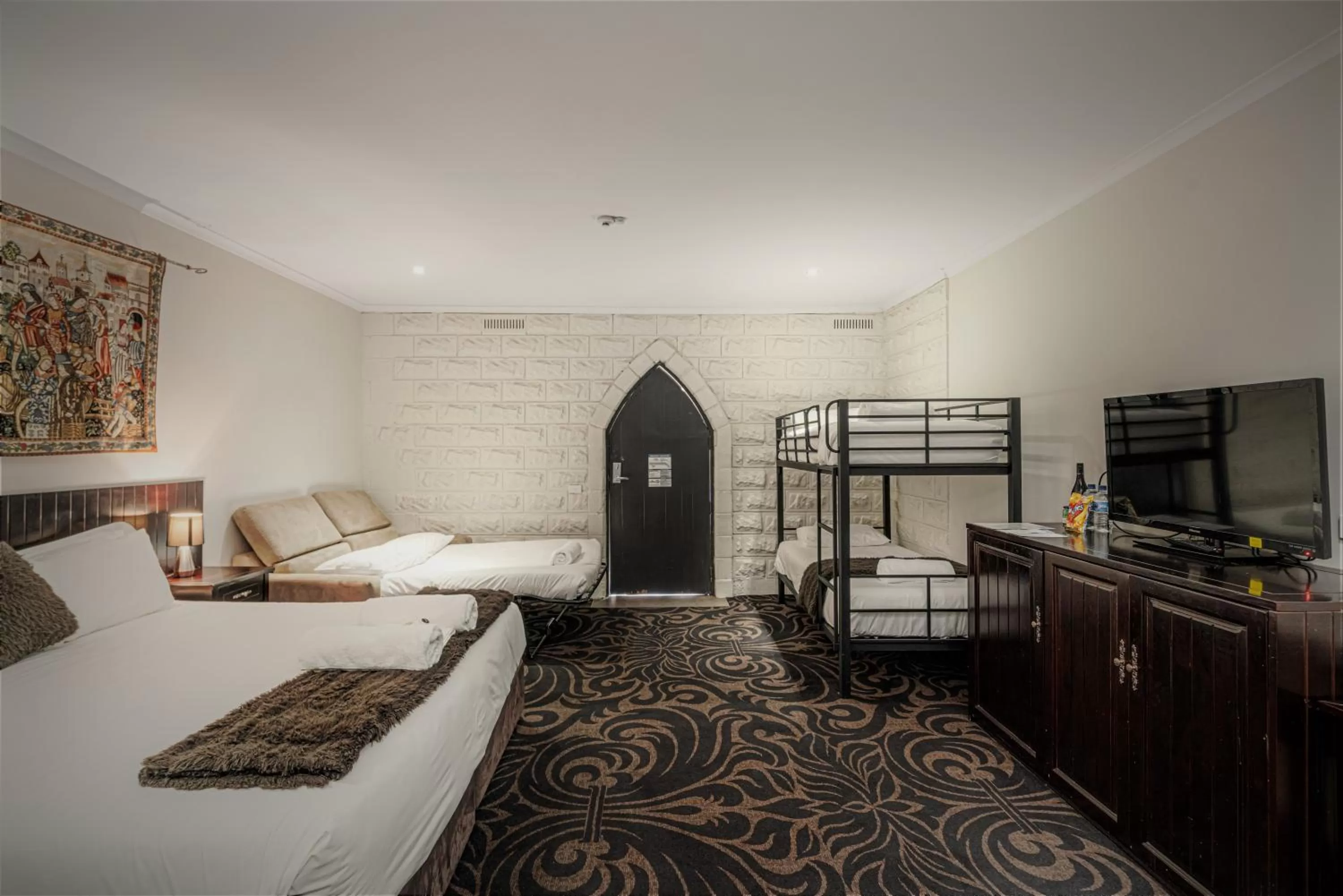 Bed in Big4 Kryal Castle Holiday Park Ballarat