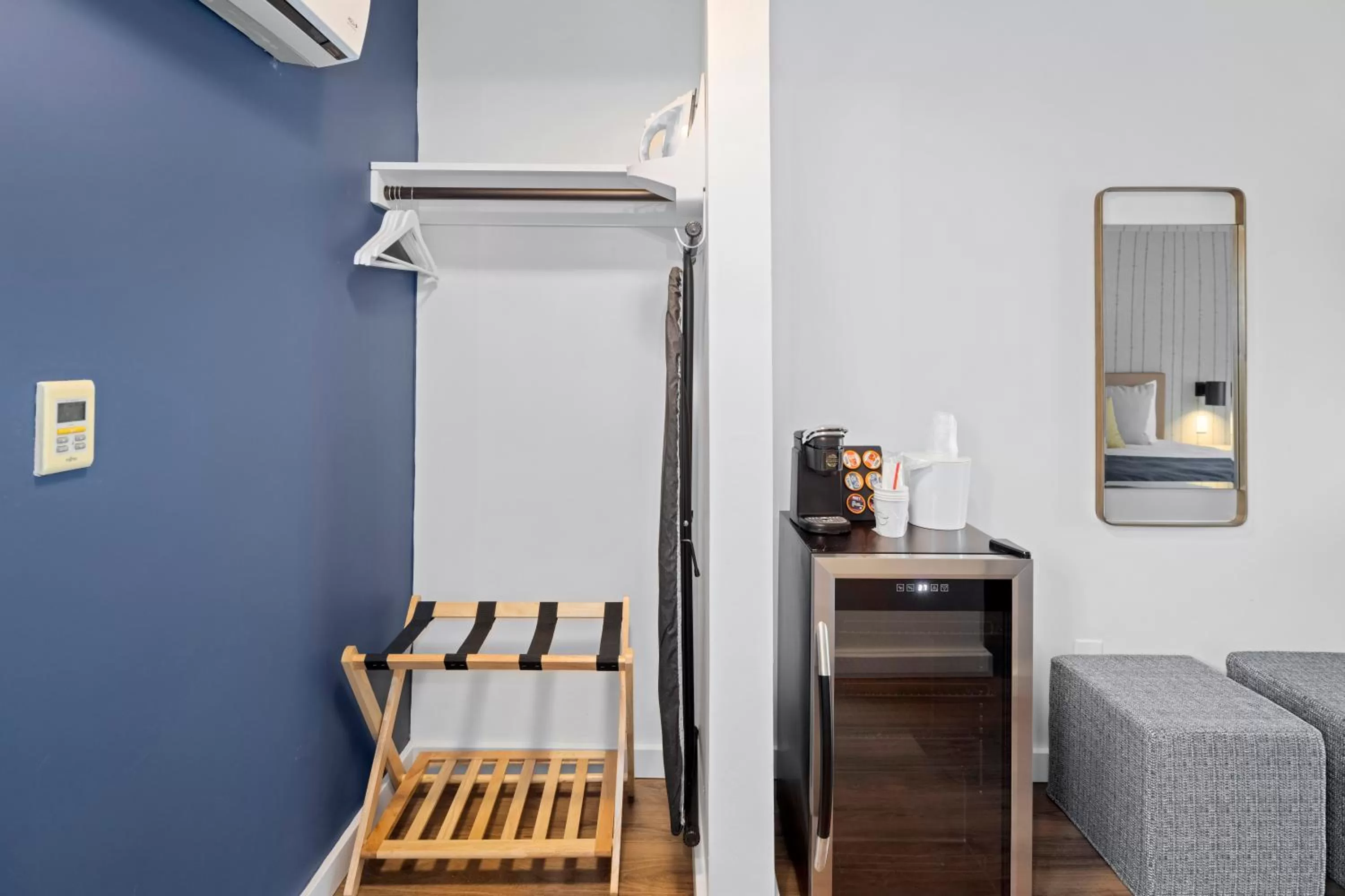 Coffee/tea facilities in Sea Harbor Hotel - San Diego