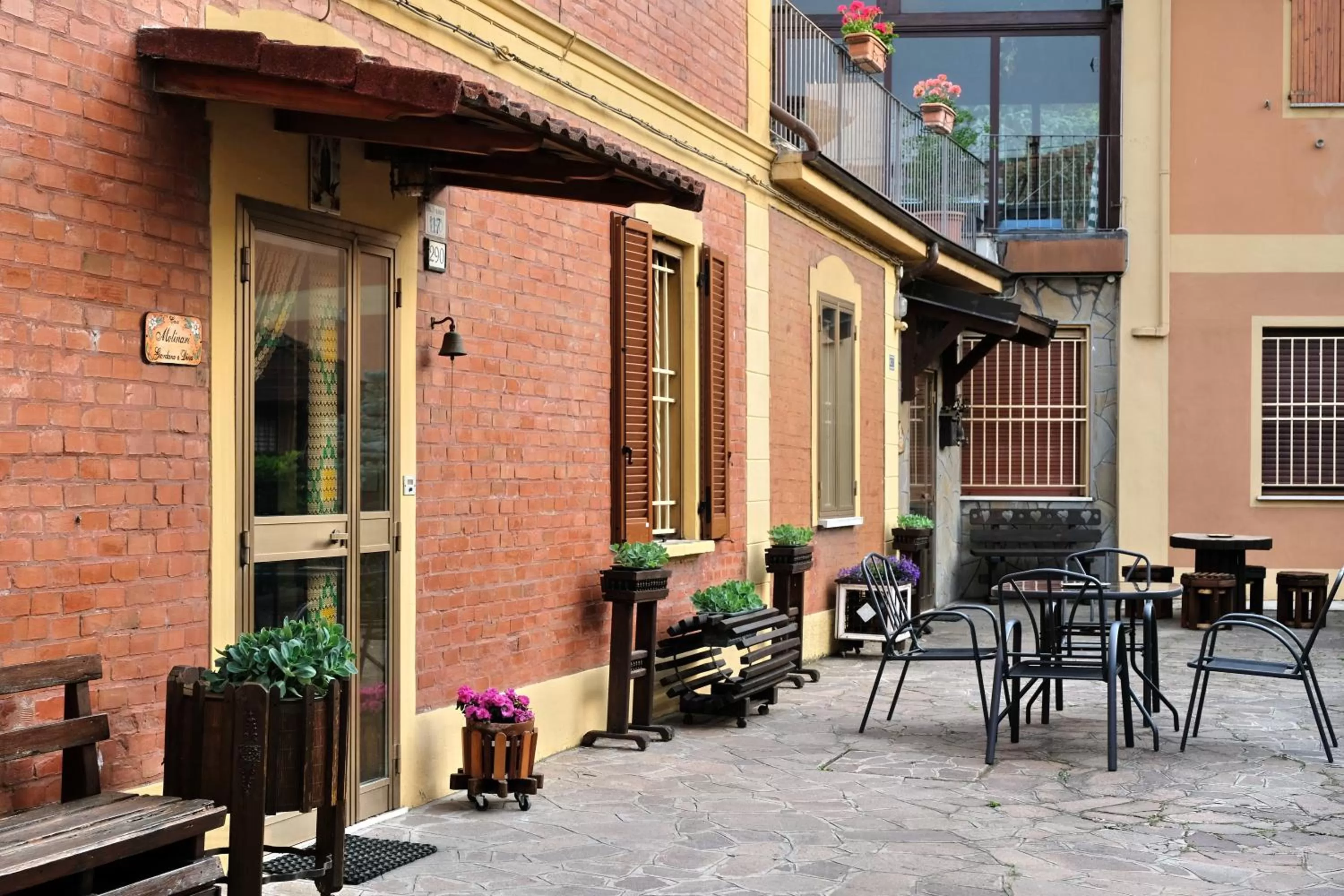 Property building in B&B "Il Cantastorie" Casa Molinari-Boldrini - Room & breakfast