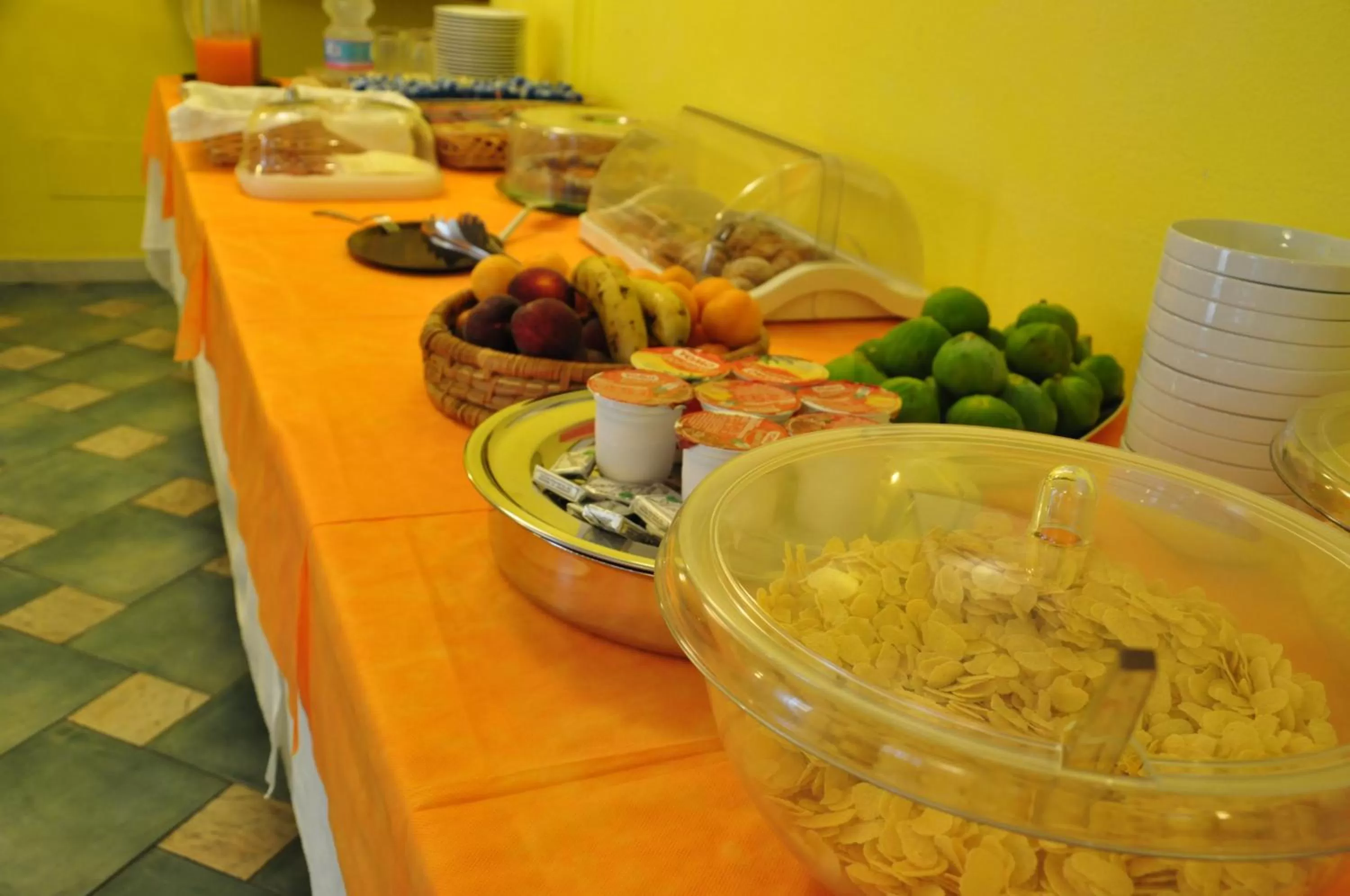 Restaurant/places to eat in Hotel La Marticana