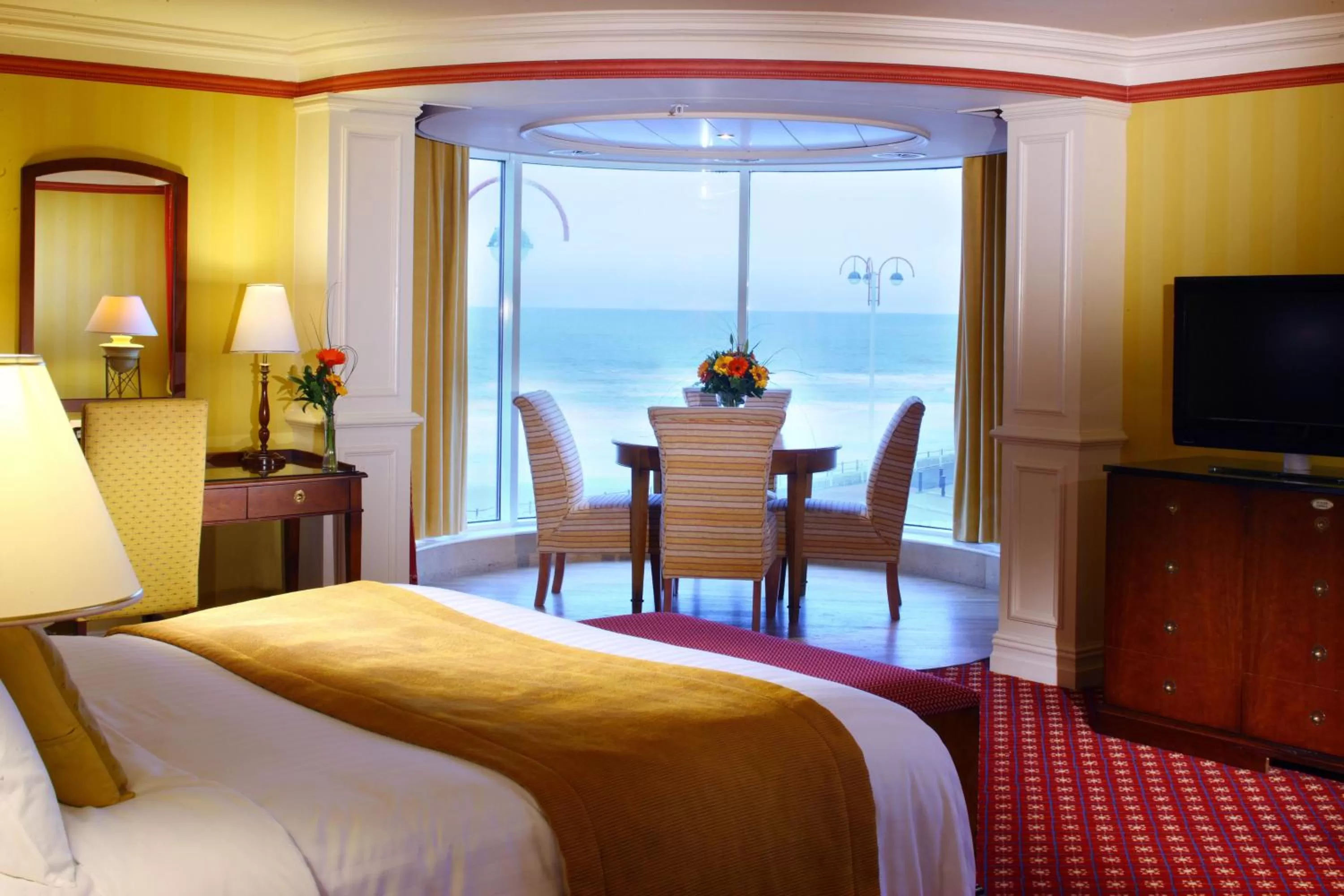 Photo of the whole room, Bed in Grand Hotel Sunderland