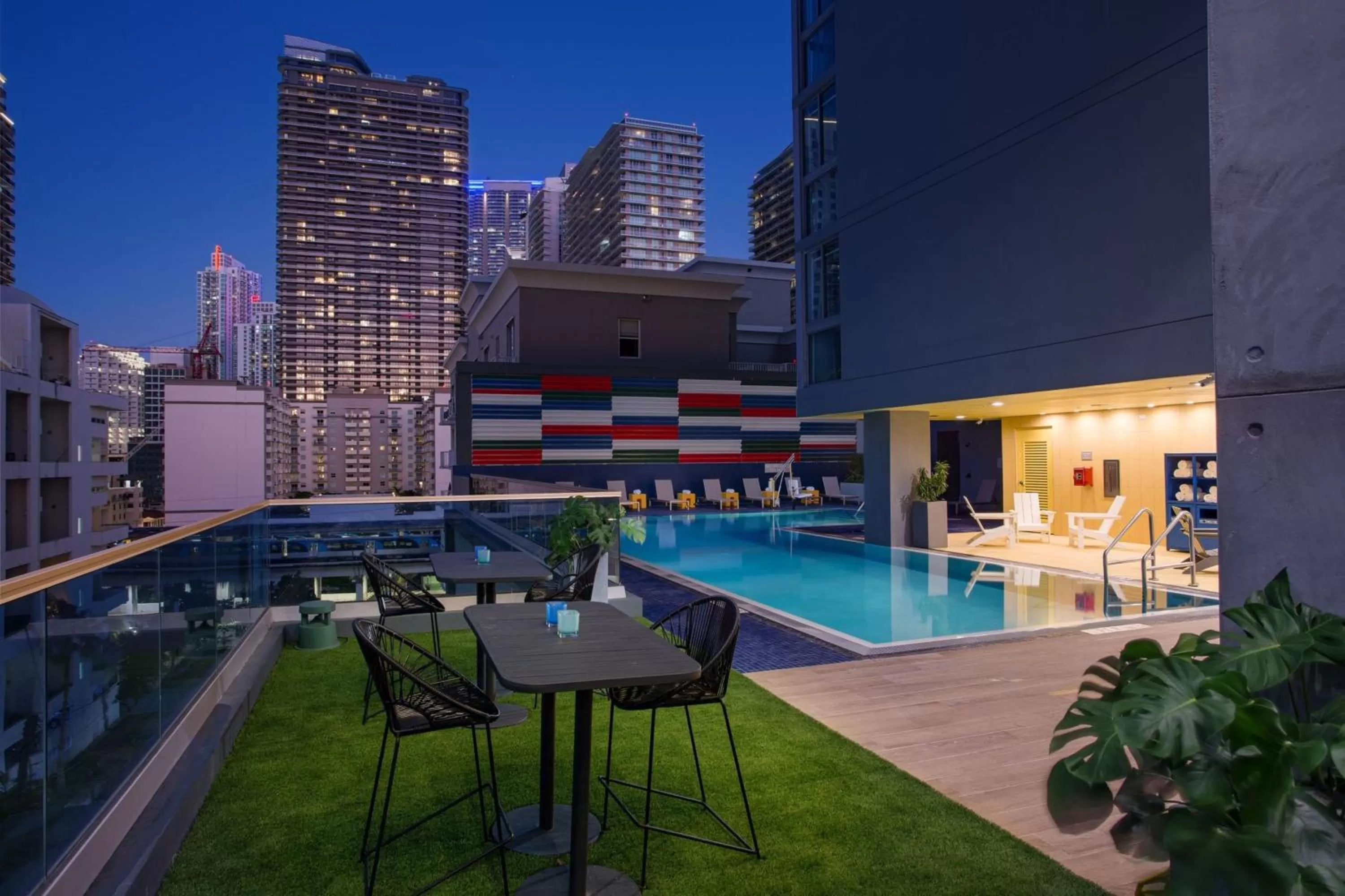 Swimming pool in Atwell Suites Miami Brickell by IHG