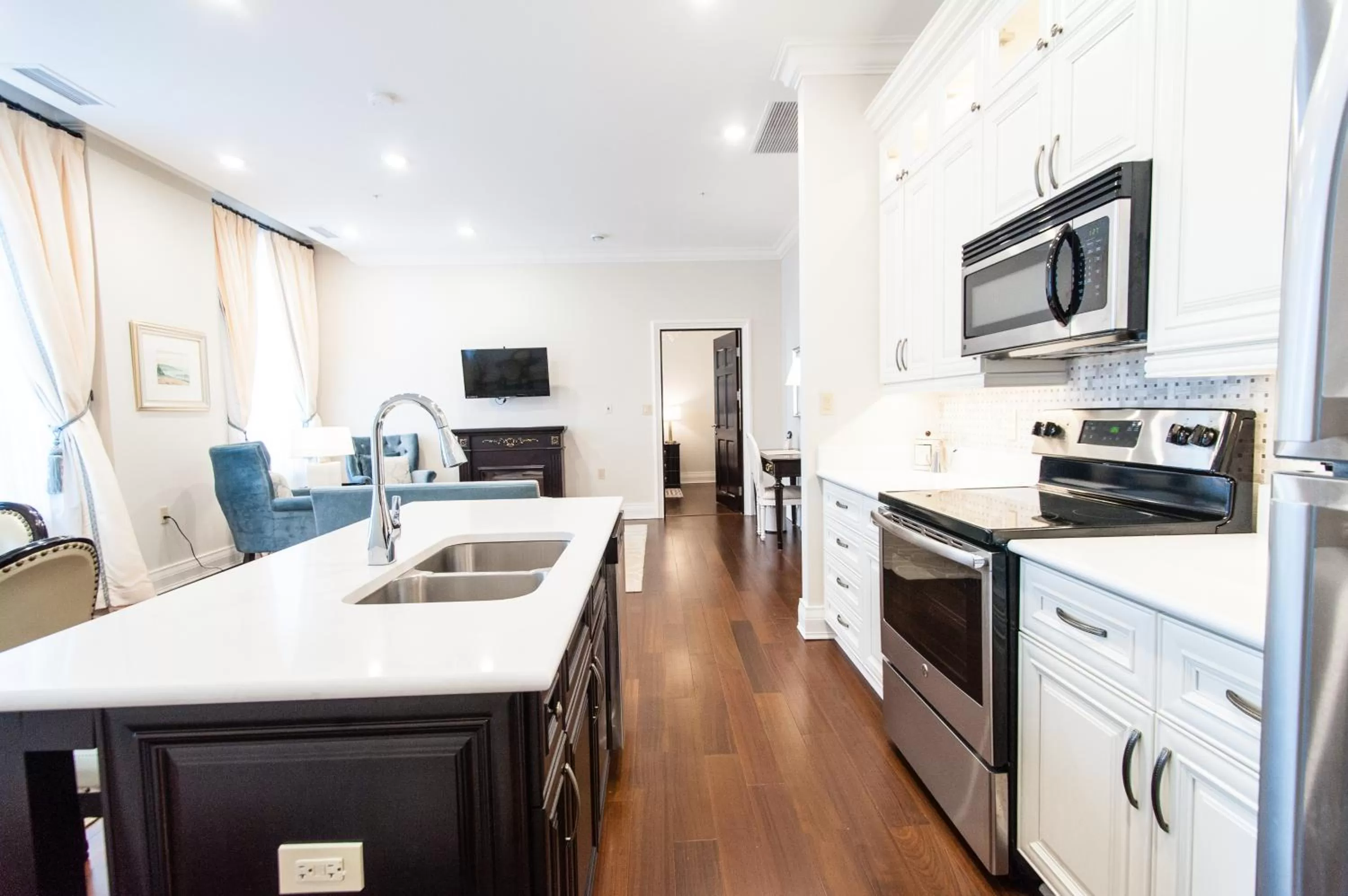 Sydney Boutique Inn & Suites