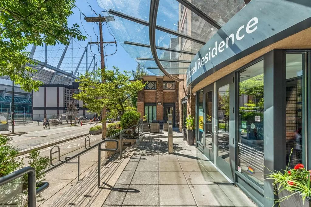 Facade/entrance in YWCA Hotel Vancouver