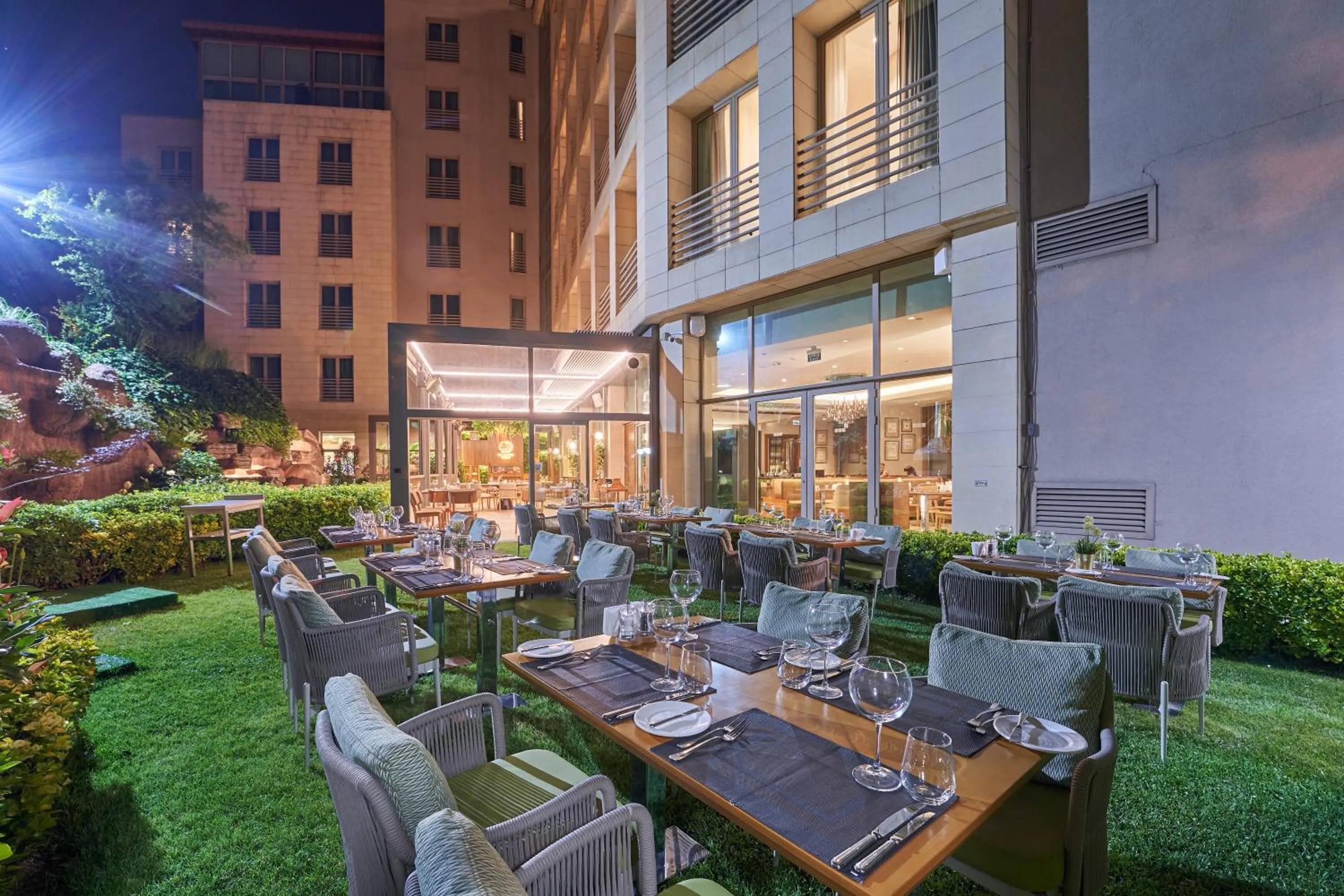 Restaurant/places to eat in DoubleTree by Hilton Hotel Istanbul - Tuzla