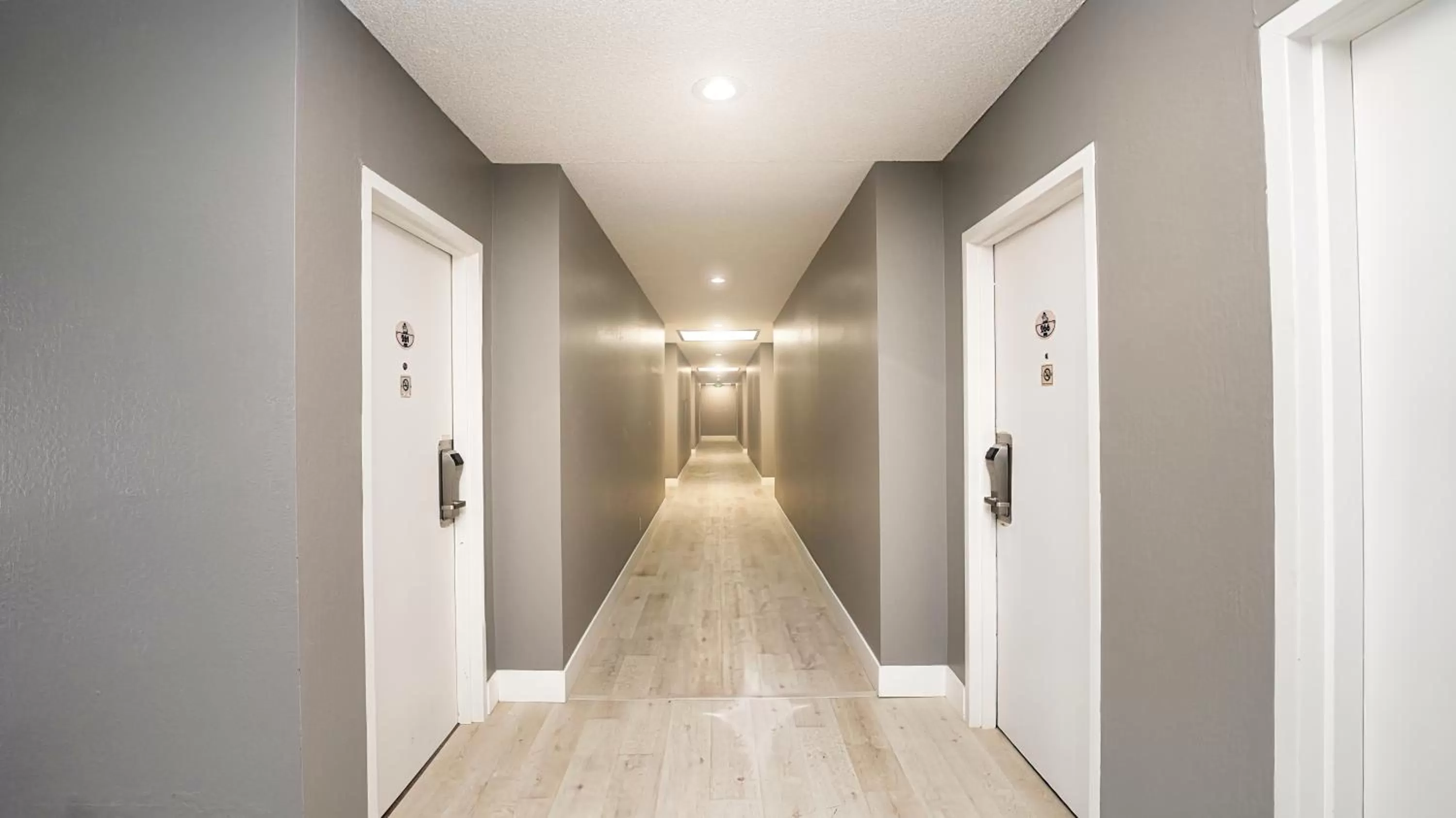 Property building in SeaSide Inn & Suites