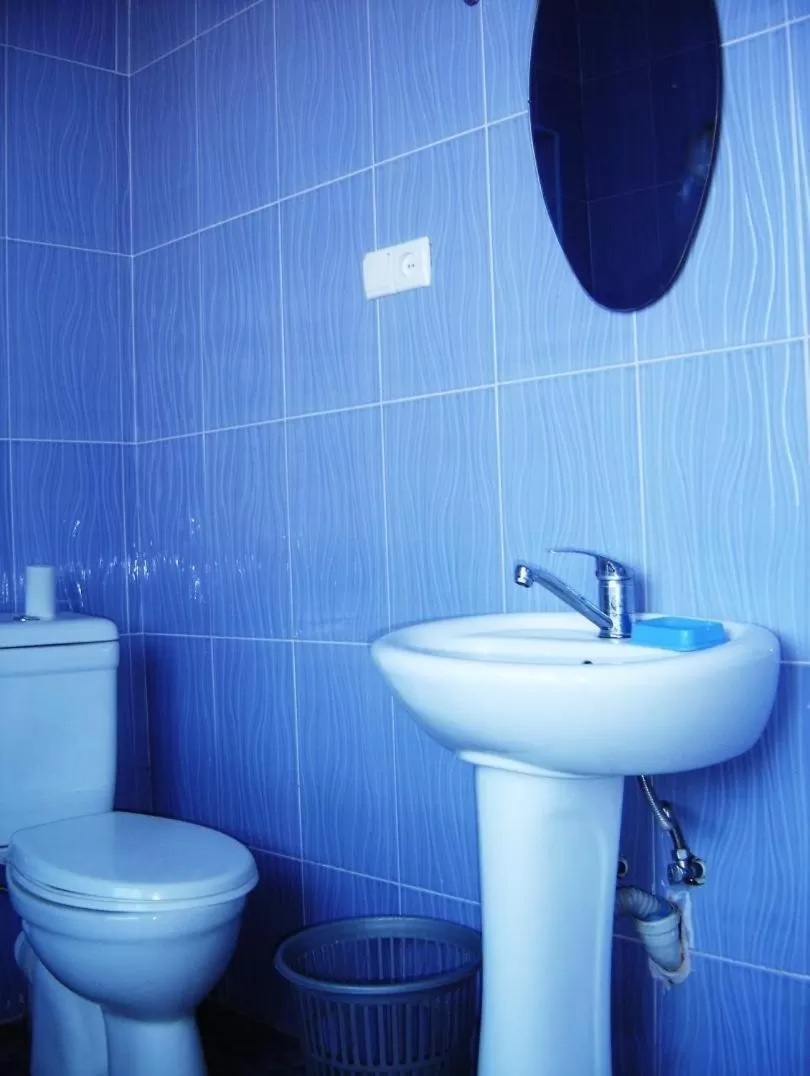 Bathroom in Hotel Lilo near Airport