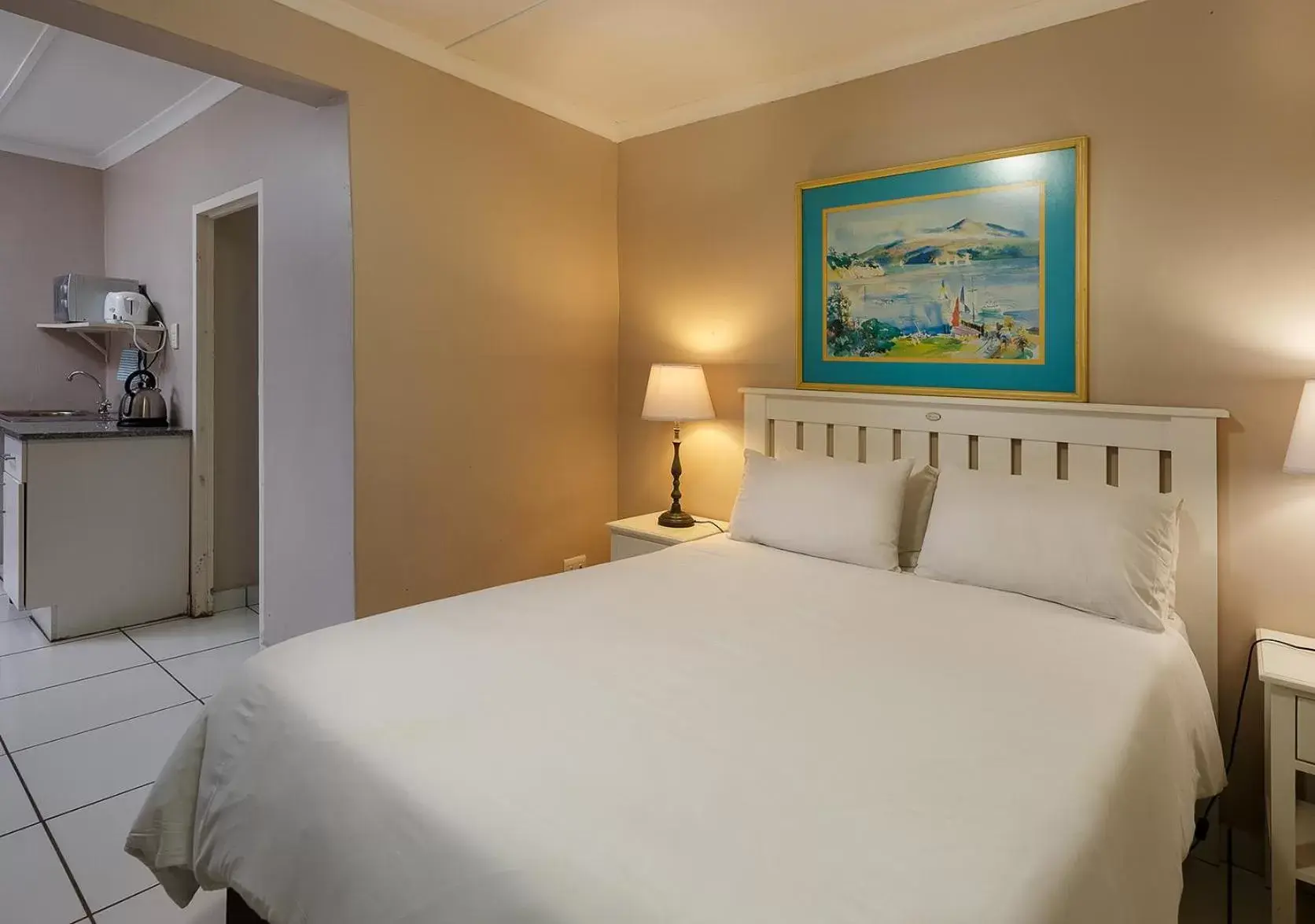 Double Room with Garden View in My Den Beachfront B&B and Self-Catering Double Room with Garden View in My Den Beachfront B&B and Self-Catering