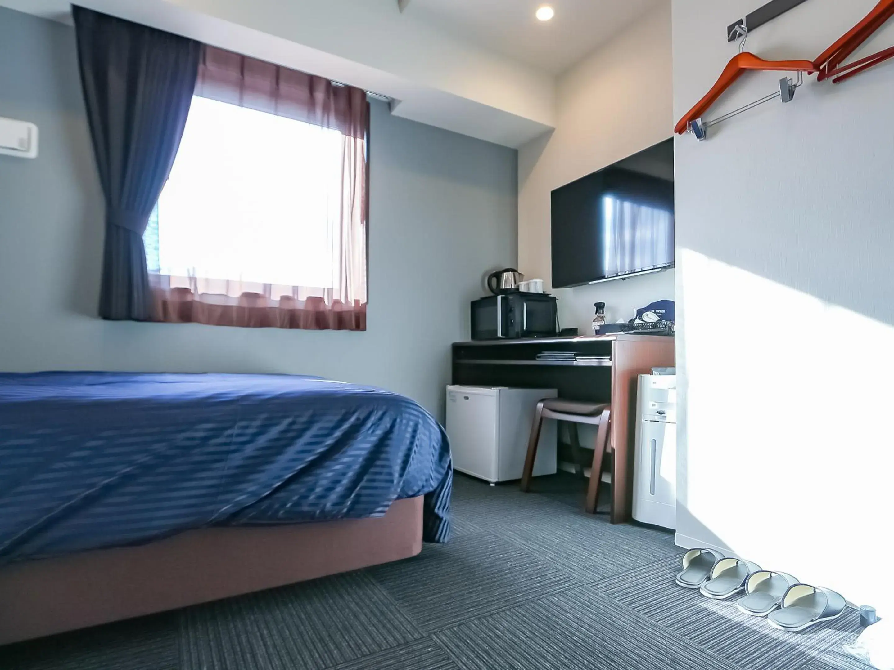 Single Room with Small Double Bed - single occupancy - Smoking in HOTEL LiVEMAX Akabane-Ekimae Single Room with Small Double Bed - single occupancy - Smoking in HOTEL LiVEMAX Akabane-Ekimae