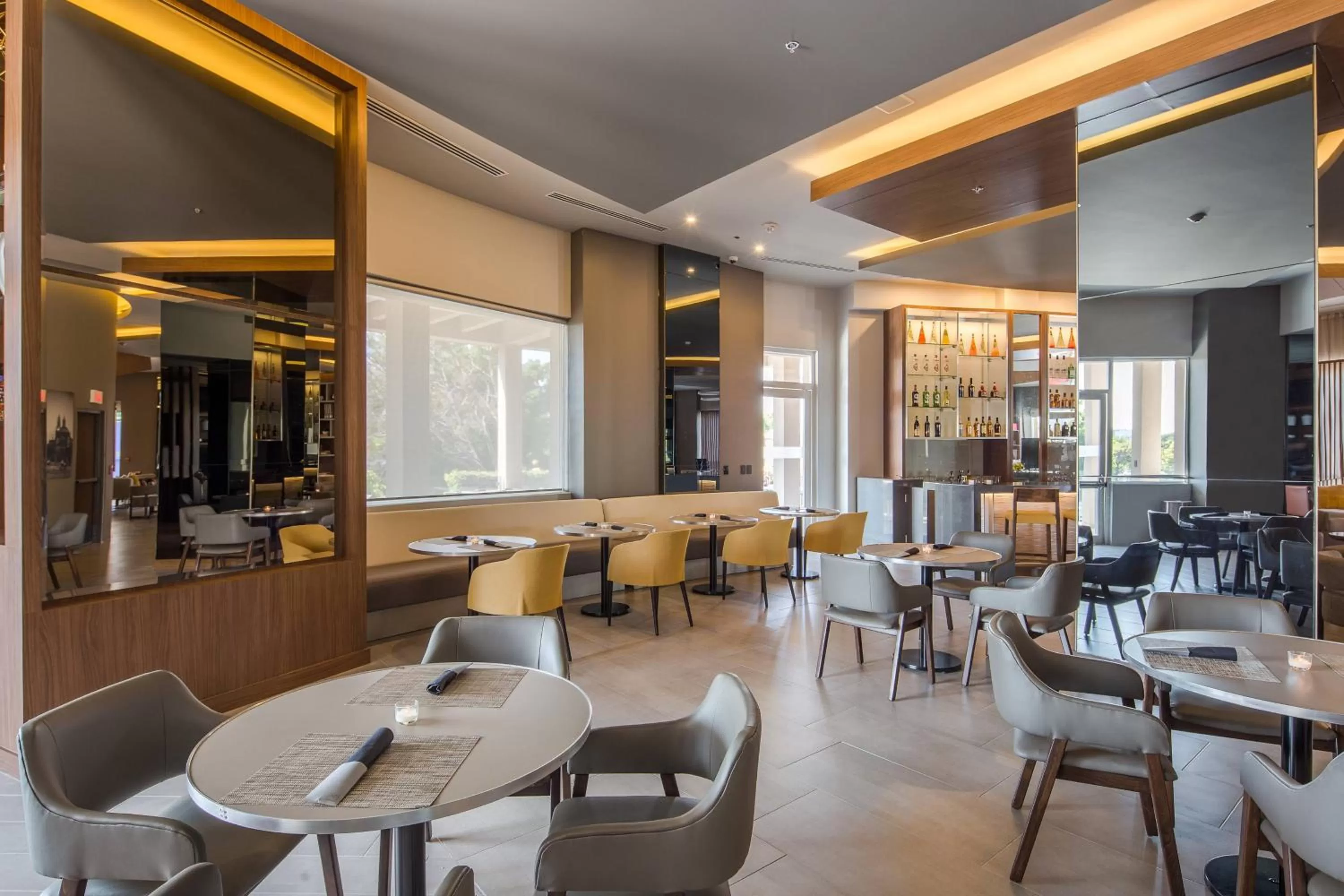 Kitchen or kitchenette in AC Hotel by Marriott Guadalajara Expo