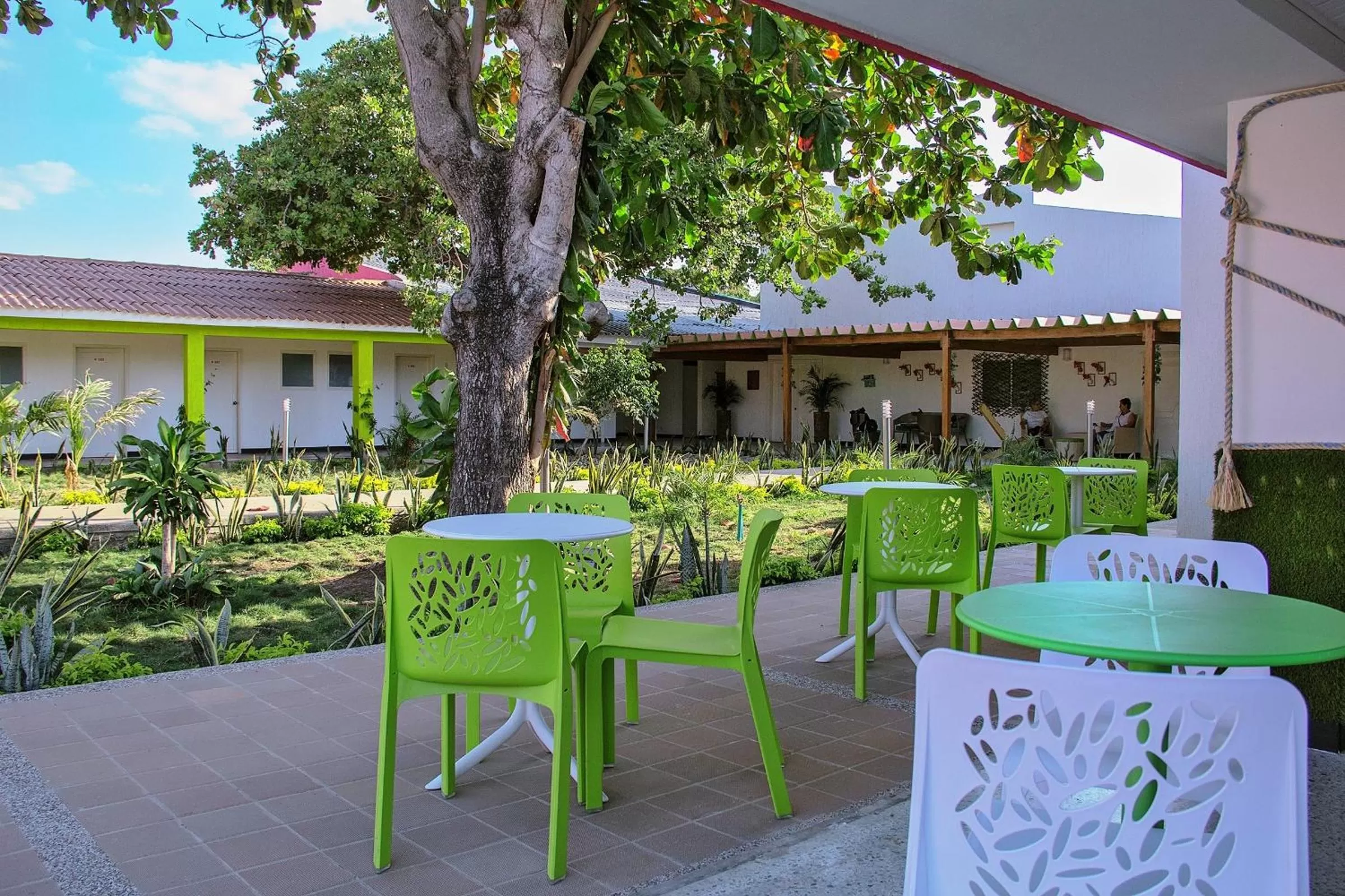 Restaurant/places to eat in Hotel Gimaura