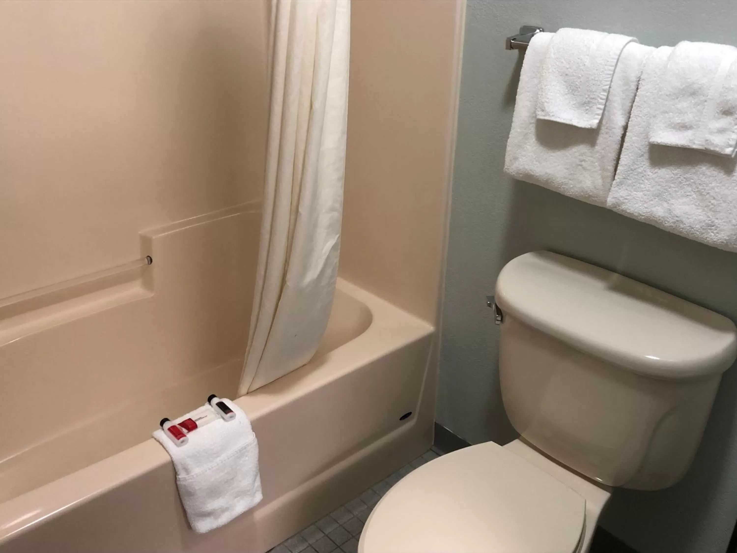 Days Inn by Wyndham Iron Mountain