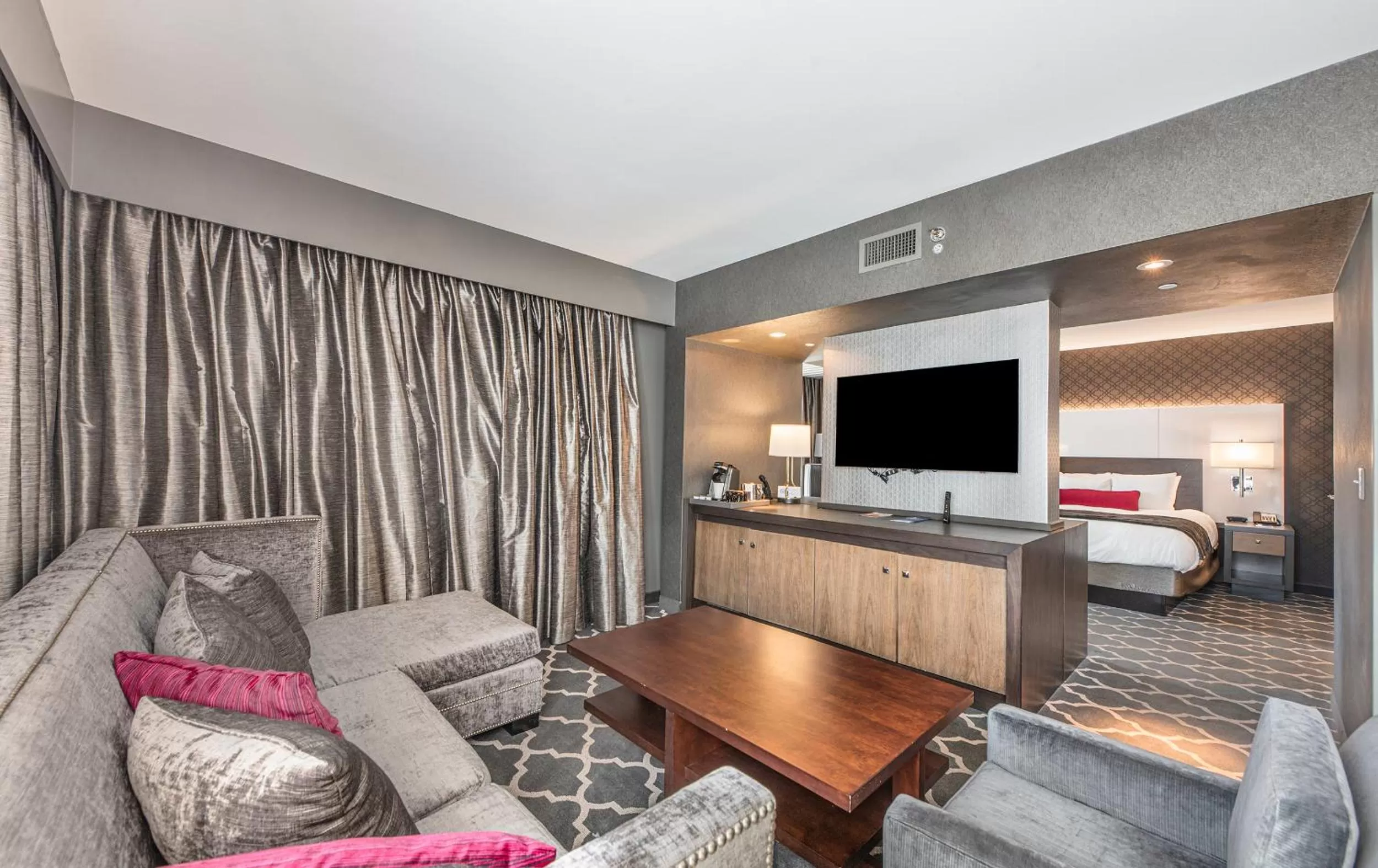 Living room in The Guest House at Graceland