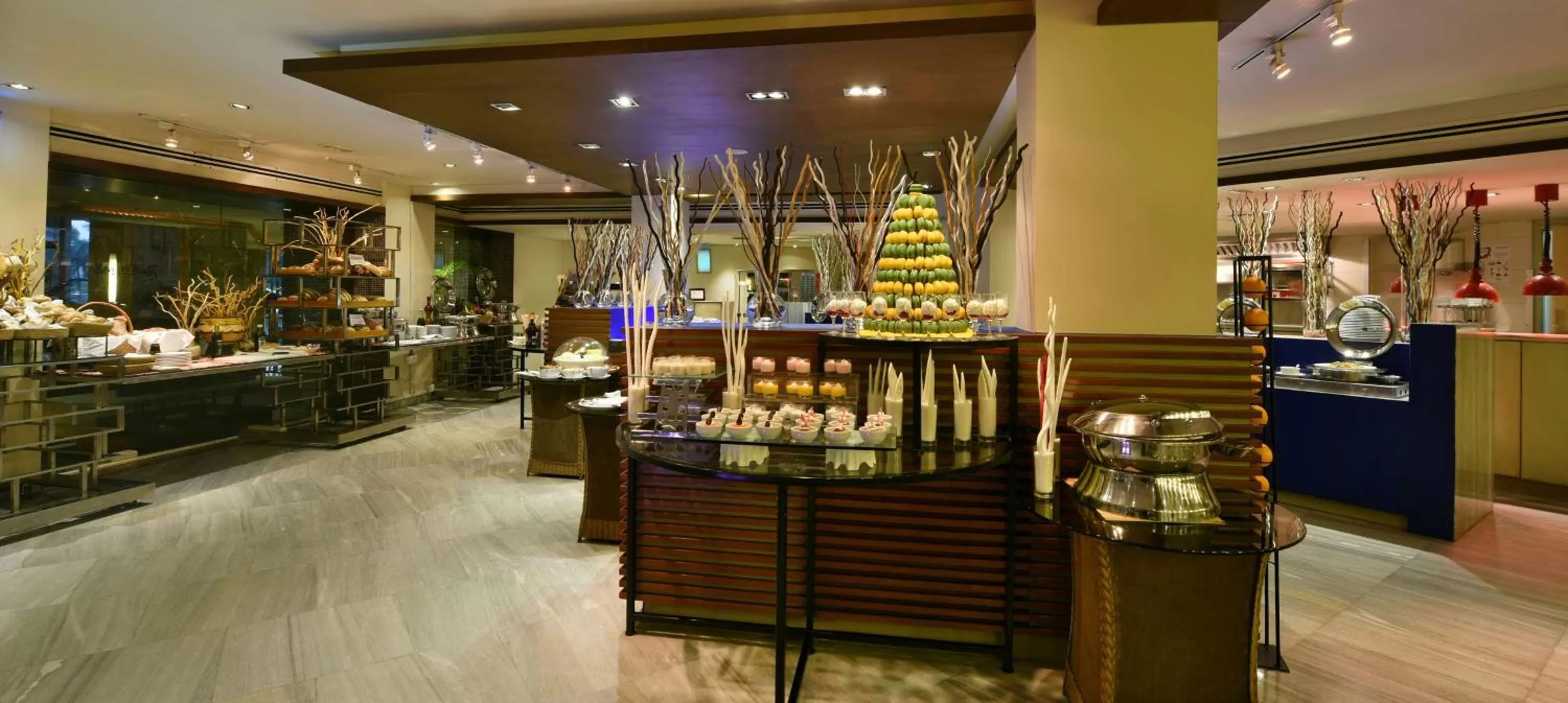 Restaurant/places to eat in Radisson Blu Dhaka Water Garden