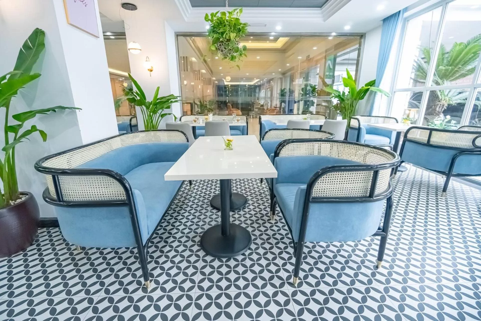 Restaurant/places to eat in Bao Son International Hotel