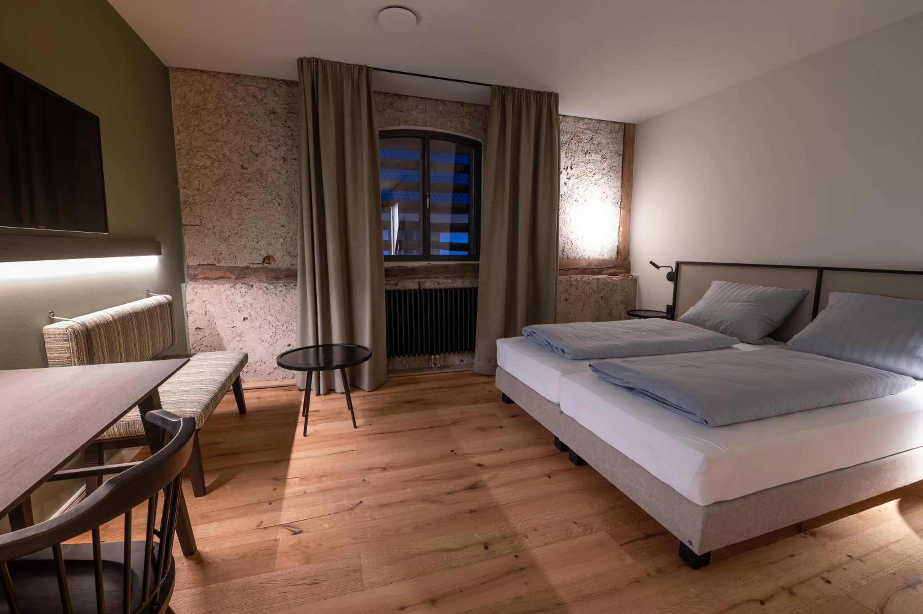 Bed in LANDHOTEL ALTE ZOLLSTATION- Historical Building