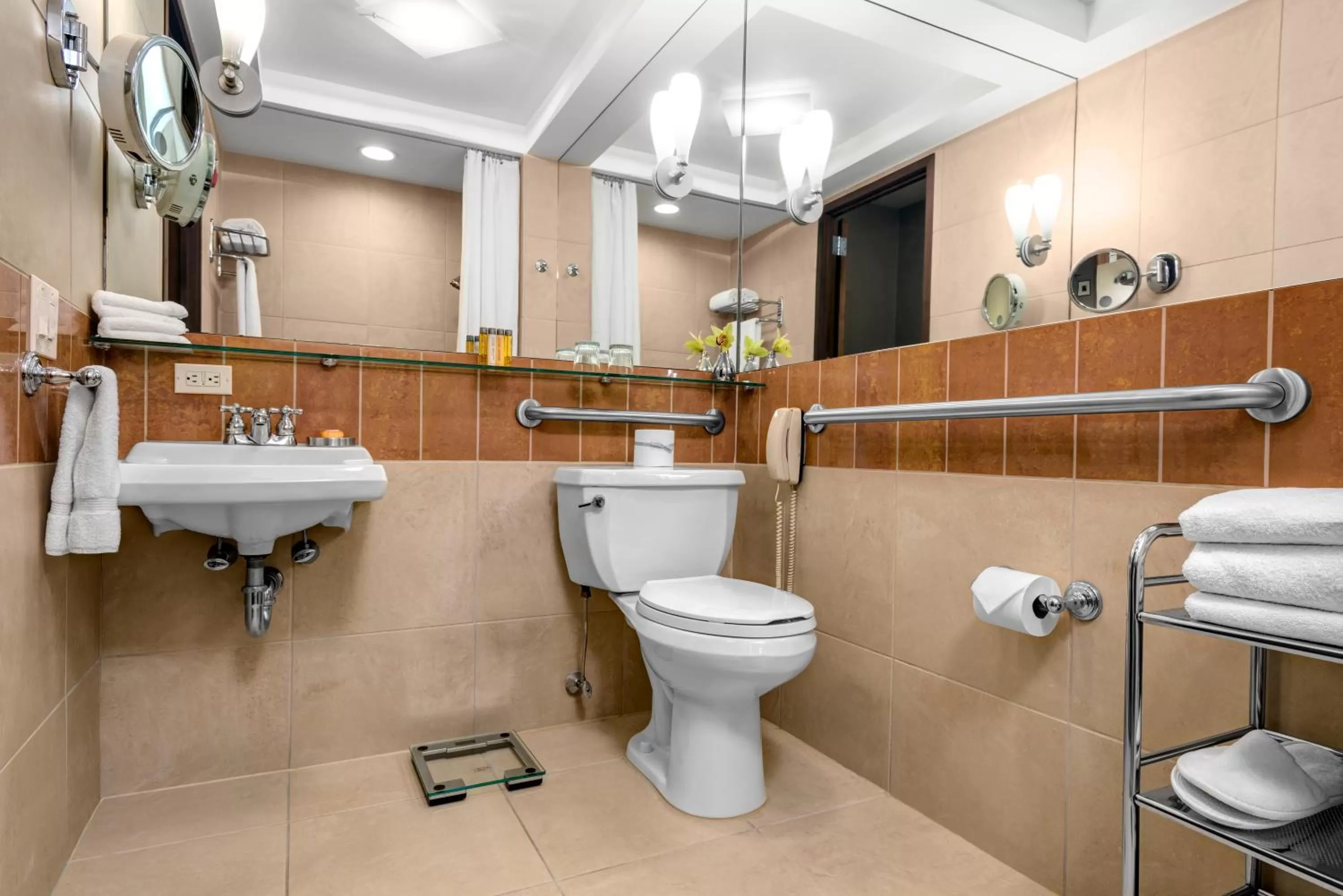 Bathroom in Hotel Giraffe by Library Hotel Collection