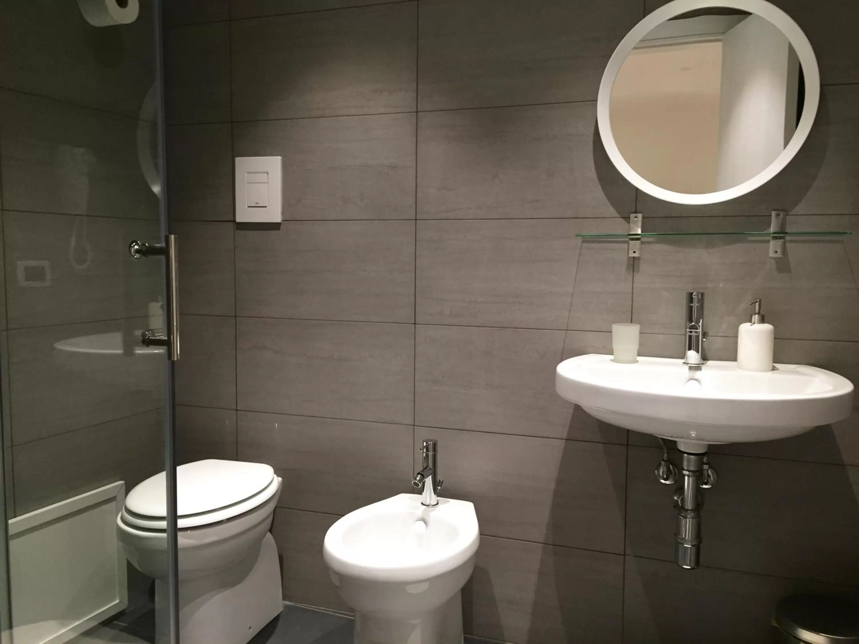 Toilet in Room & Breakfast Zero