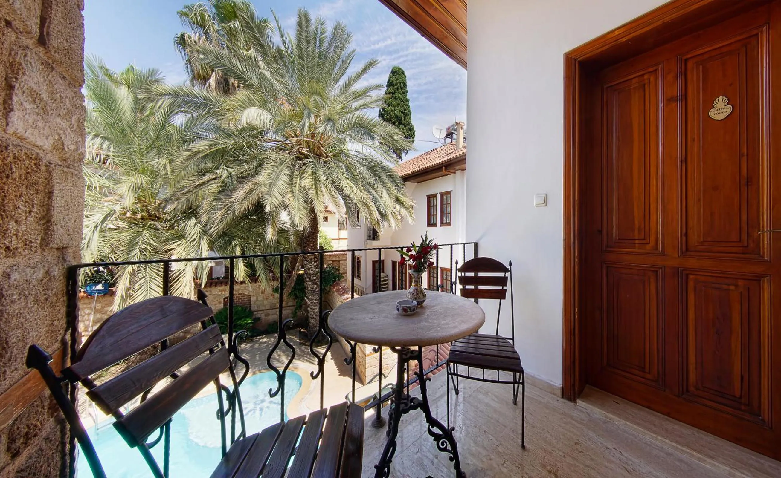 Balcony/Terrace in Minyon Hotel