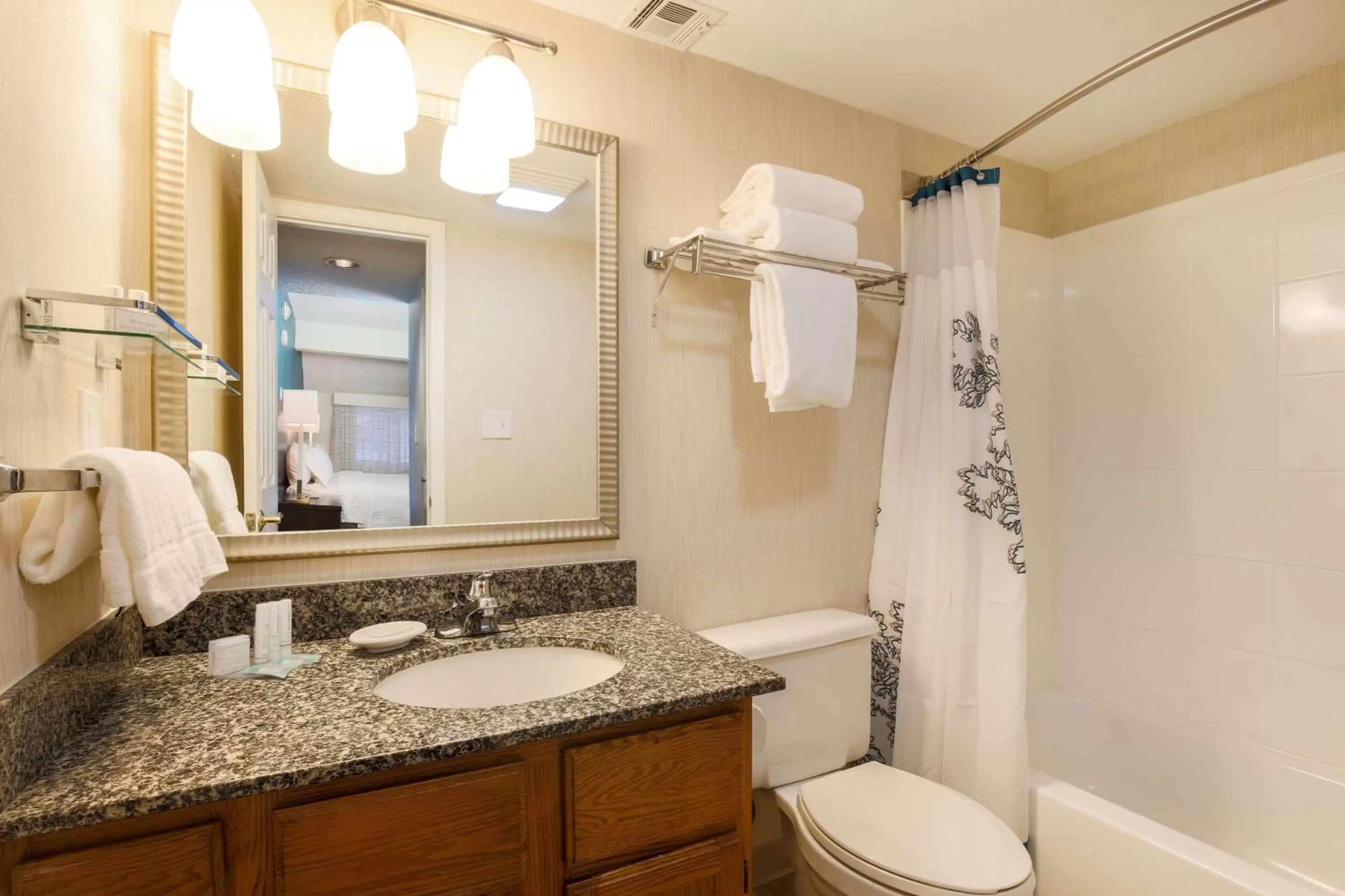 Photo of the whole room in Hawthorn Suites by Wyndham Tinton Falls