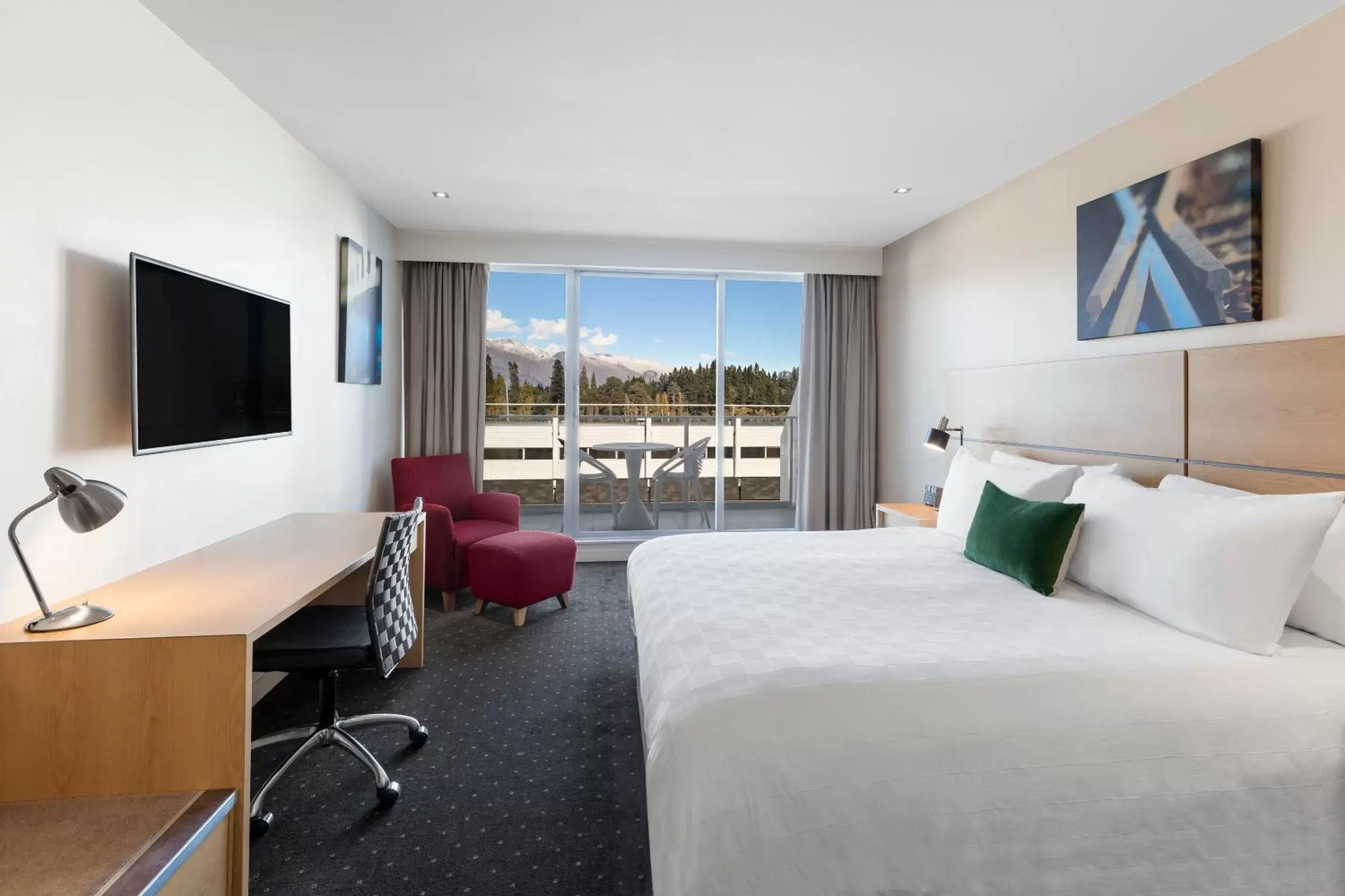 Standard King Room with Balcony and Mountain View in Crowne Plaza Queenstown by IHG Standard King Room with Balcony and Mountain View in Crowne Plaza Queenstown by IHG