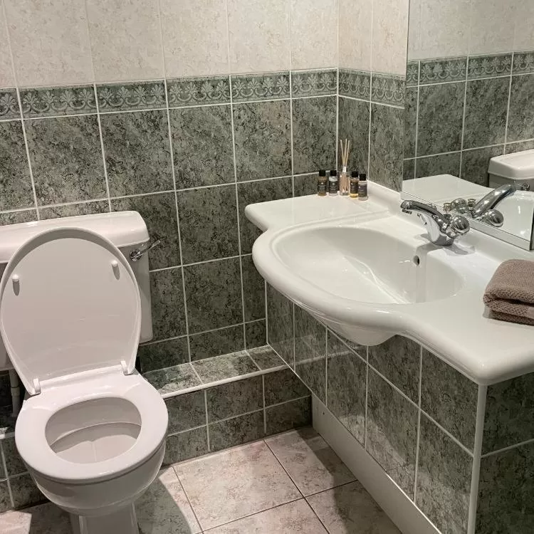 Bathroom in The Cottage Inn