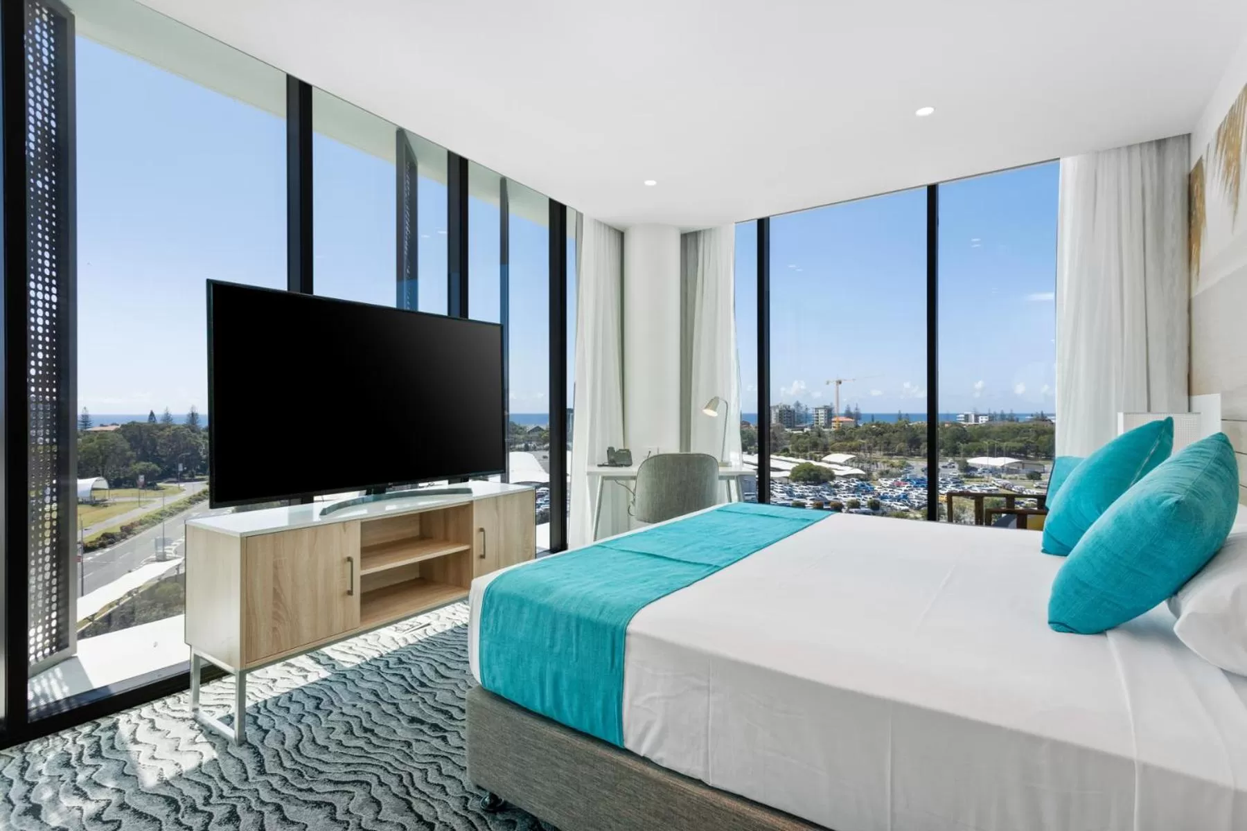 Photo of the whole room, Bed in Rydges Gold Coast Airport