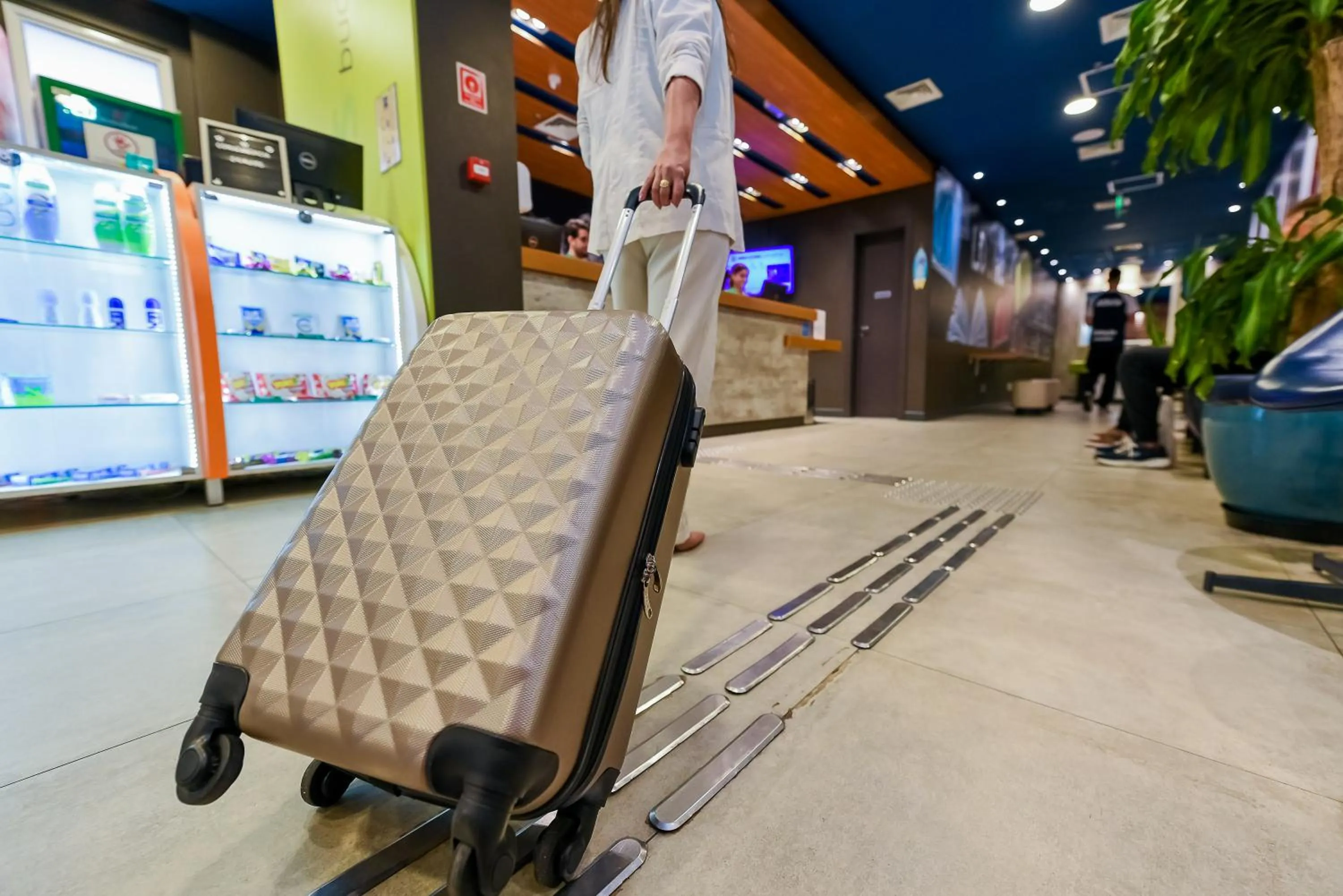 Lobby or reception in ibis budget Santos Gonzaga