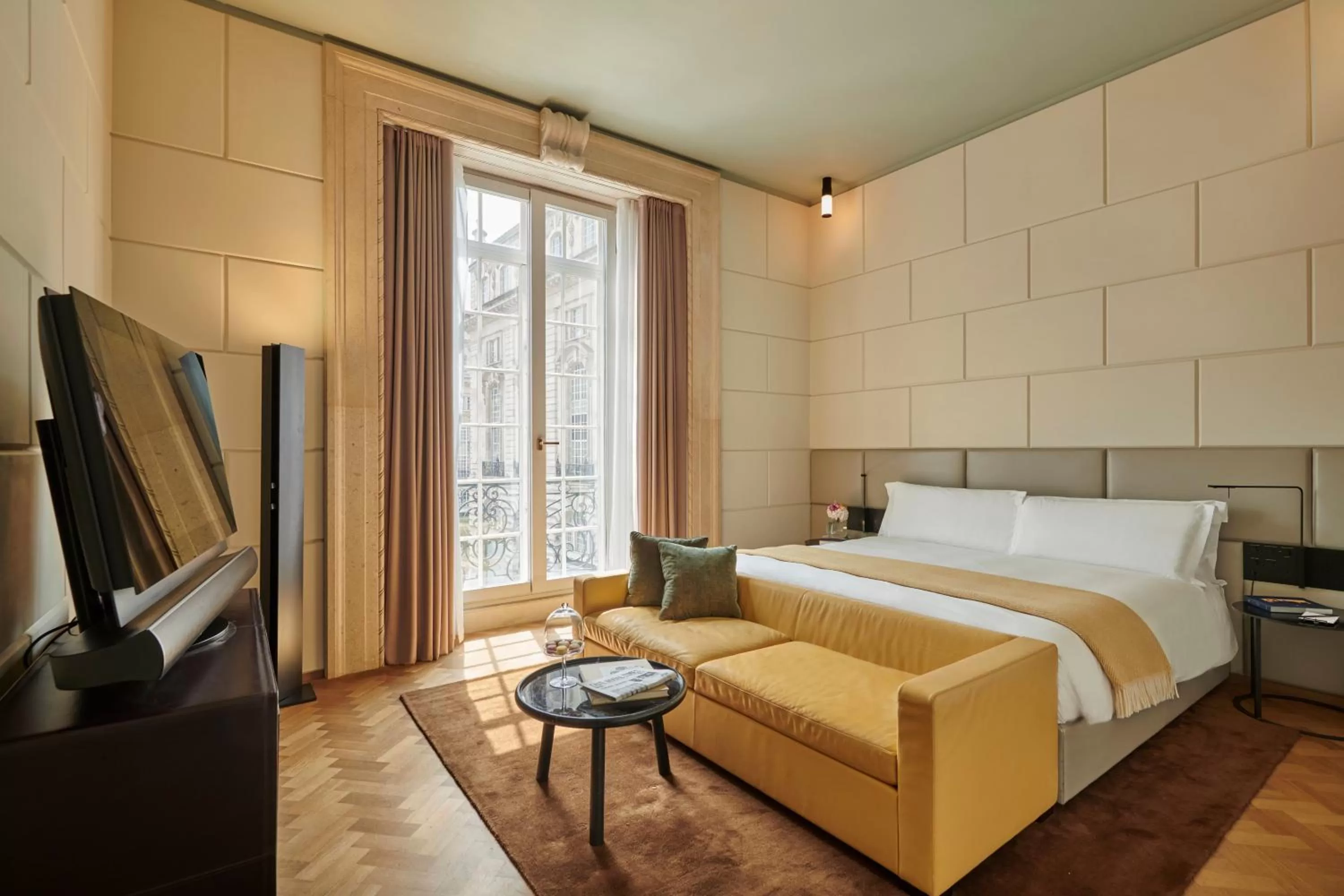 Bedroom, Bed in Hotel Cafe Royal