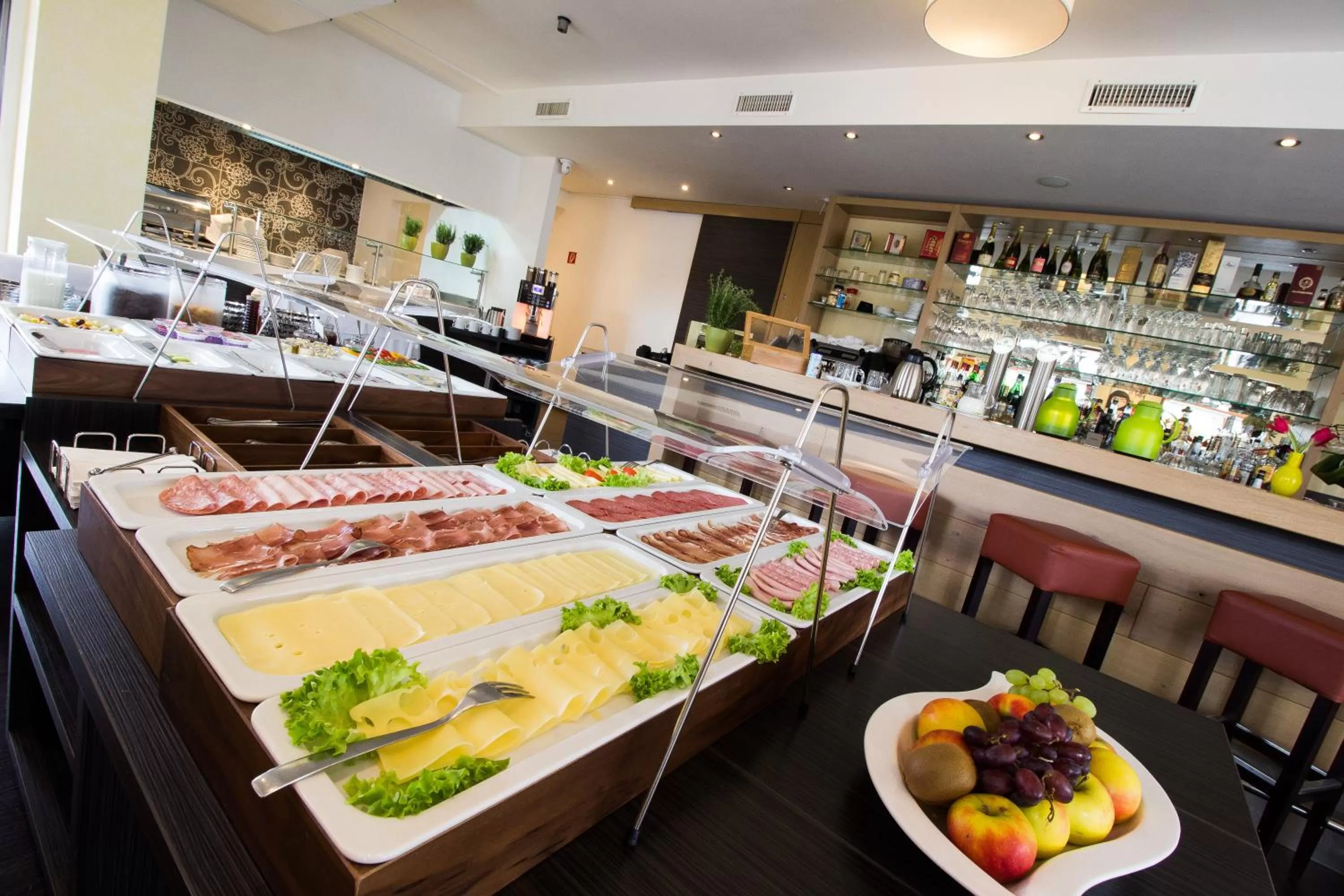 Food and drinks in HOTEL PARQÉO im A66