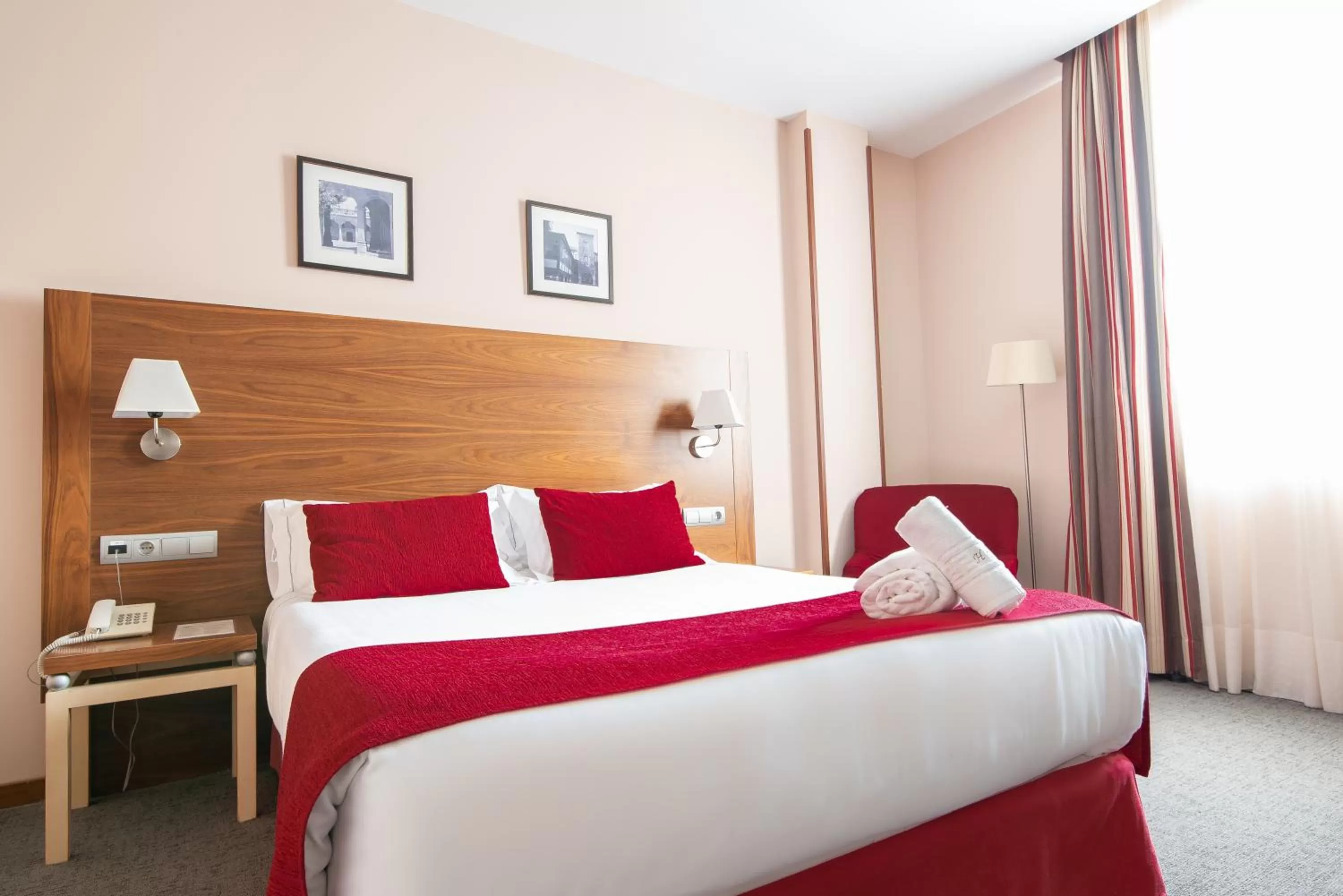 Photo of the whole room, Bed in Hospedium Hotel Casino Del Tormes