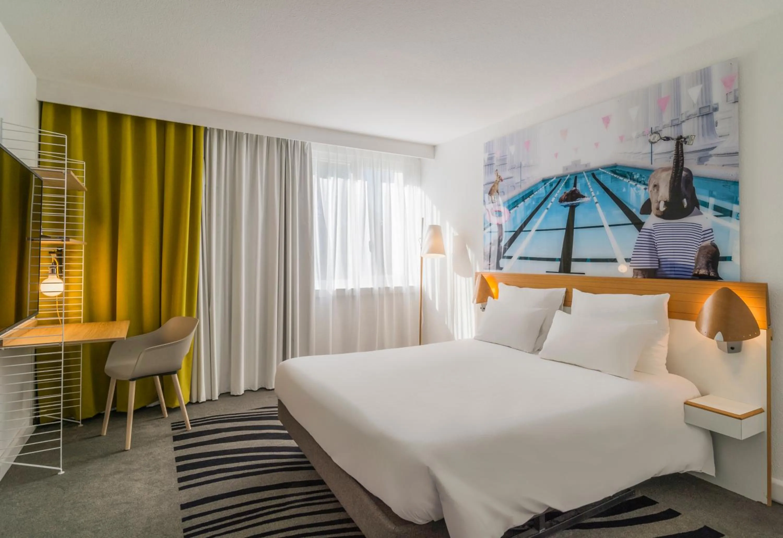 Bedroom, Bed in Novotel Paris Créteil Le Lac