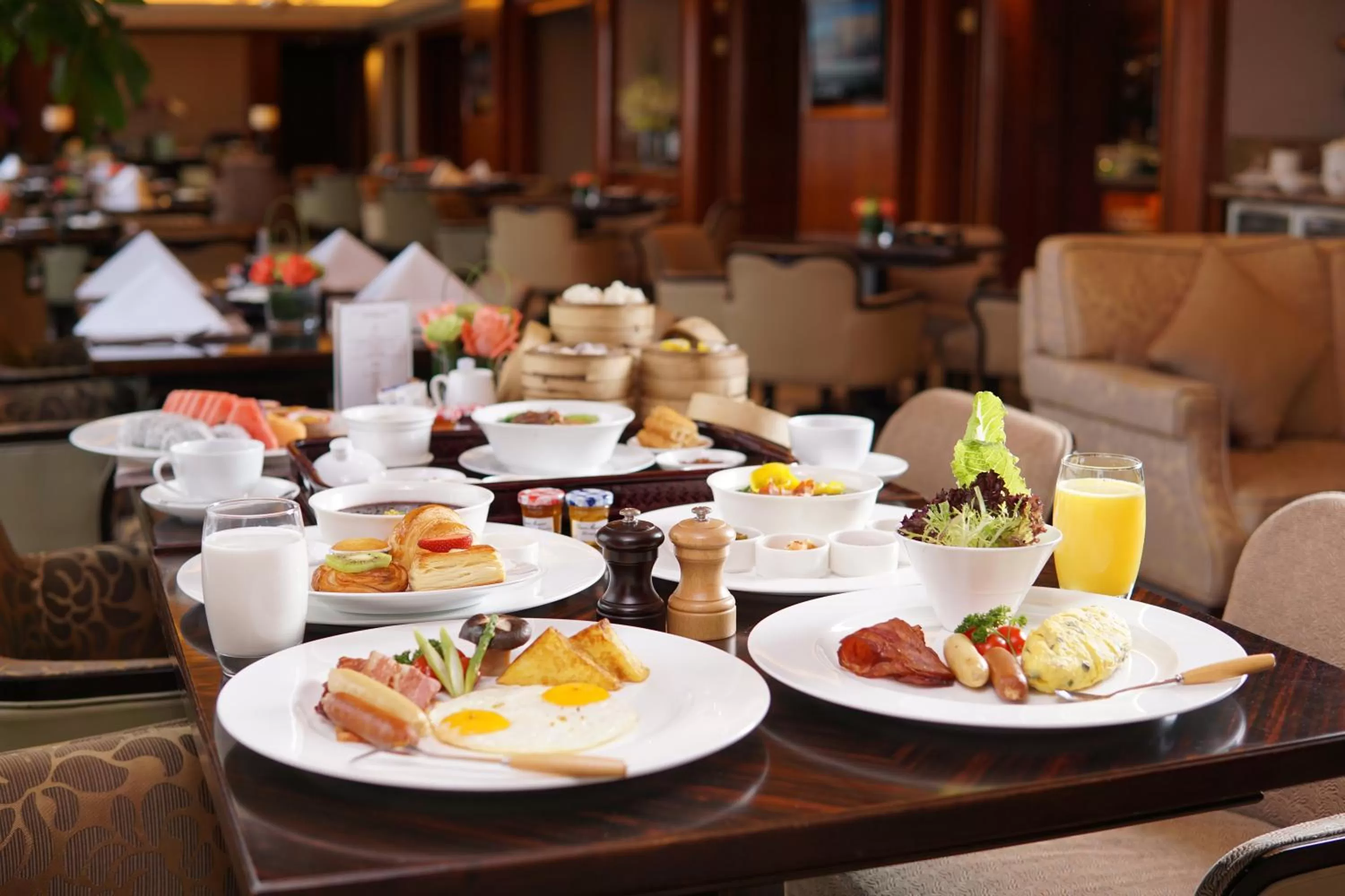 Buffet breakfast in Shangri-La Guilin