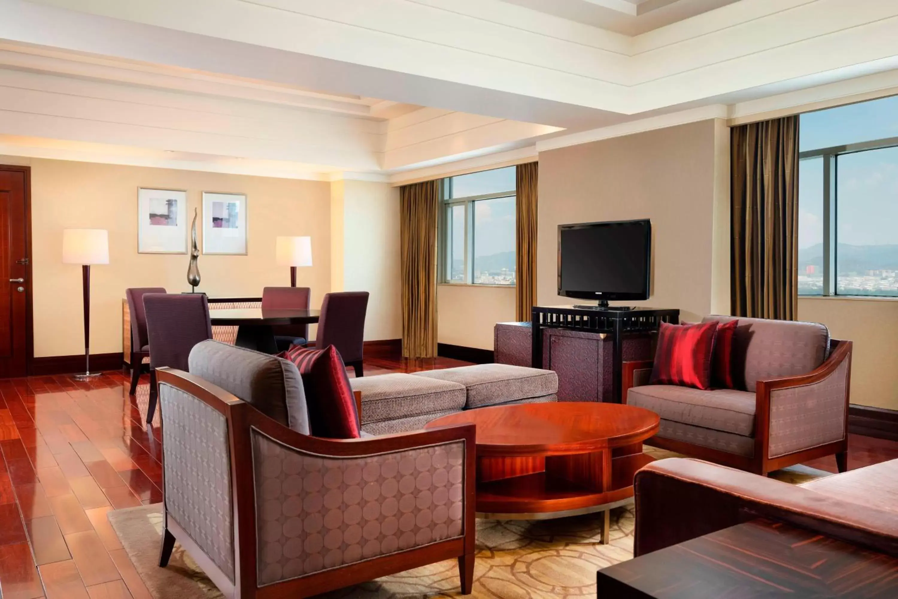 Deluxe Suite Non-Smoking Room in Sheraton Dongguan Hotel Deluxe Suite Non-Smoking Room in Sheraton Dongguan Hotel