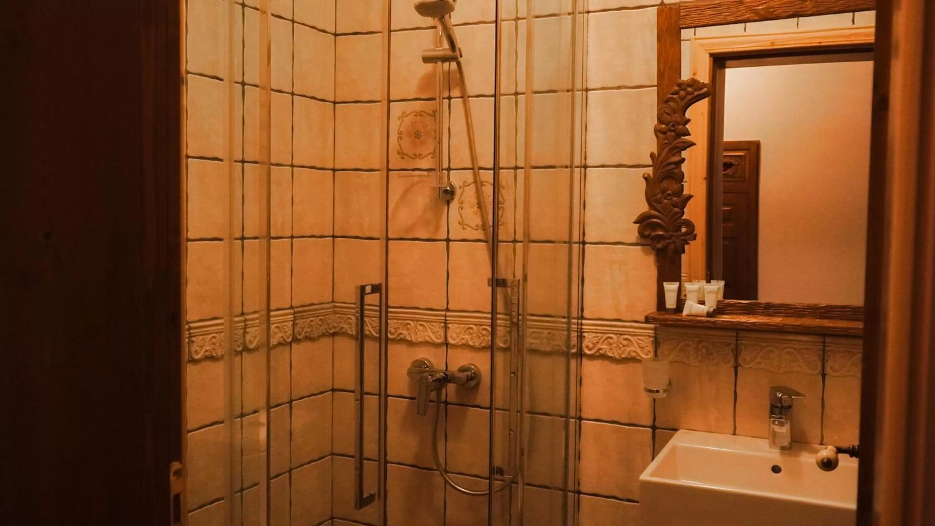 Shower, Bathroom in Boutique Hotel Musée