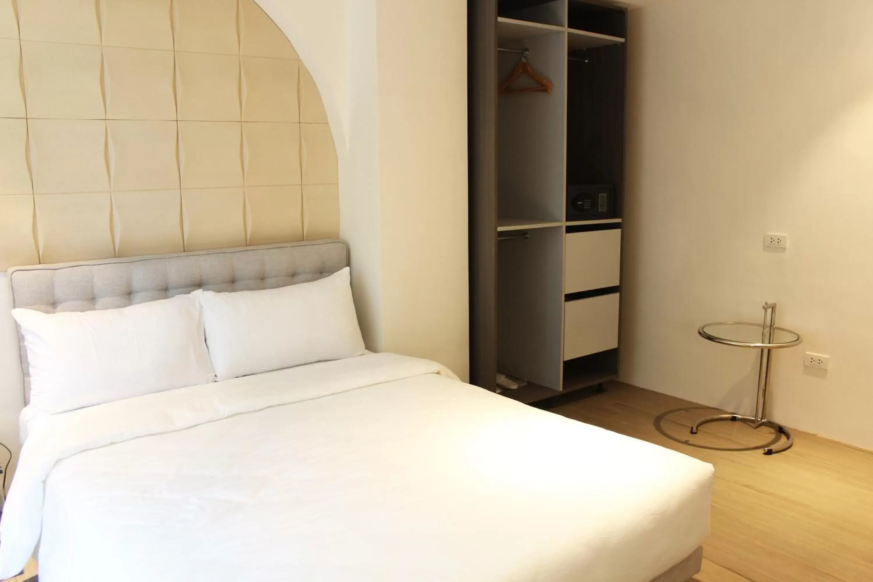 Standard Queen Room in City Park Hotel Residences Standard Queen Room in City Park Hotel Residences