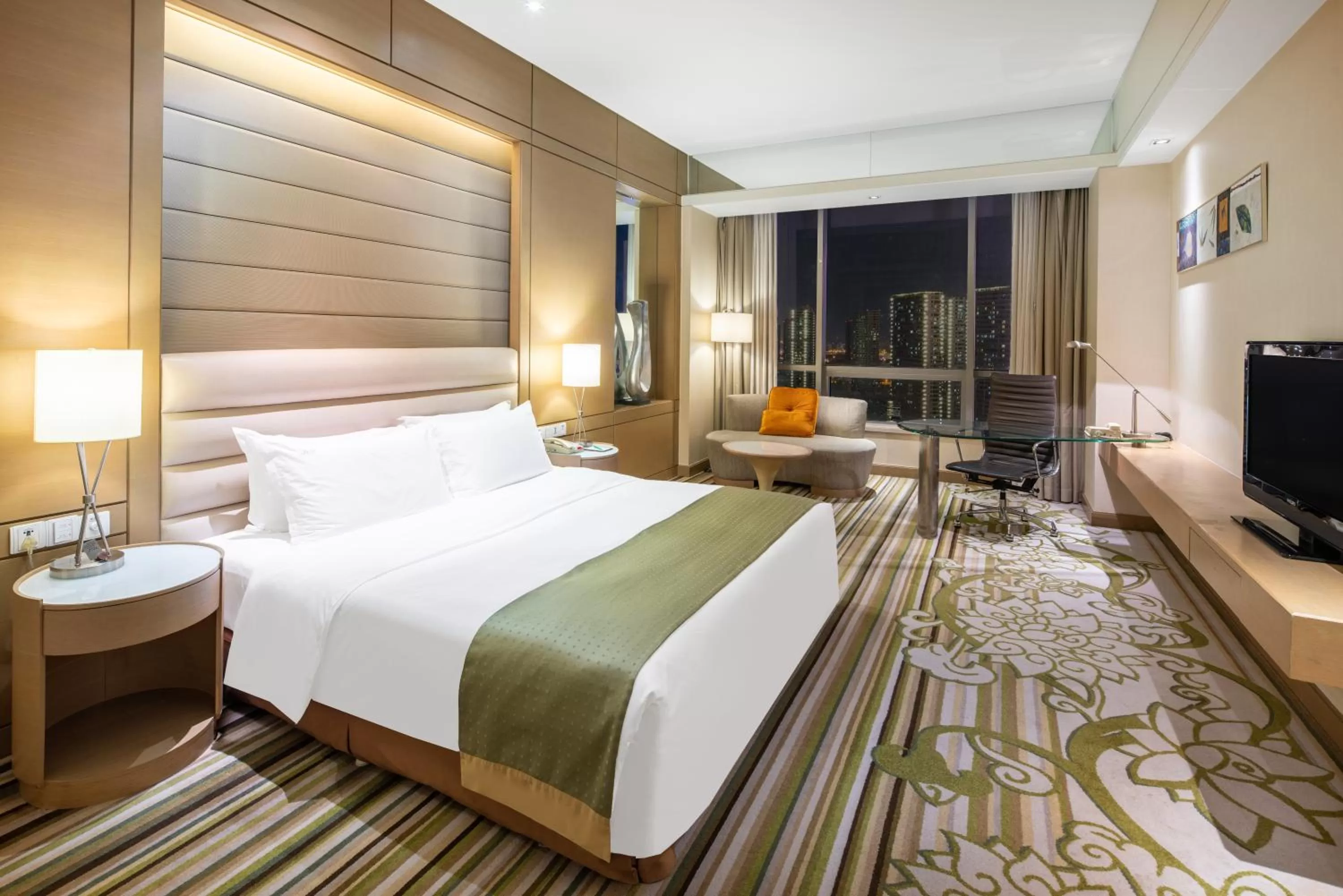 King Room with View - Smoking in Holiday Inn Tianjin Riverside by IHG