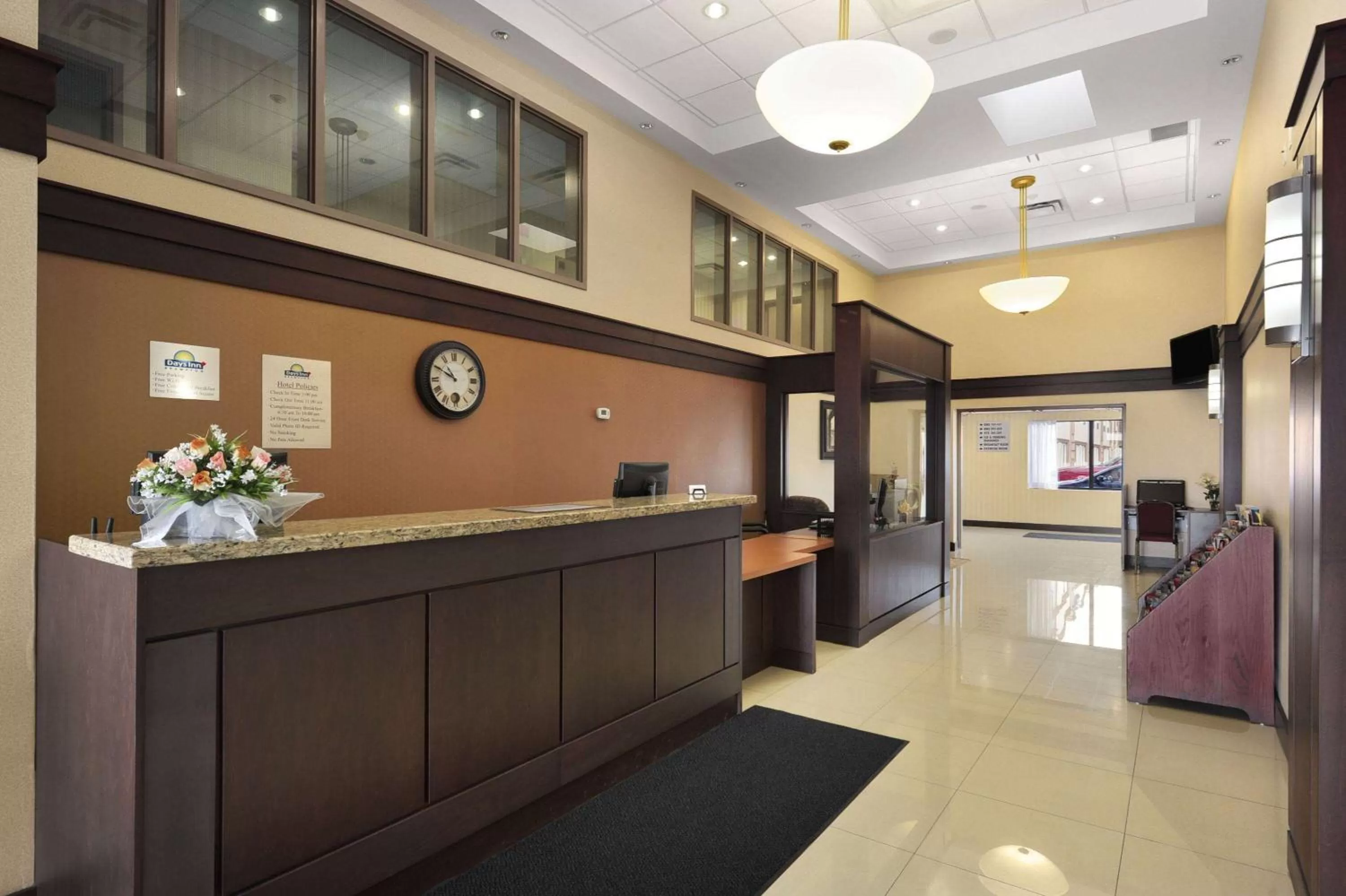 Lobby or reception in Days Inn by Wyndham Brampton