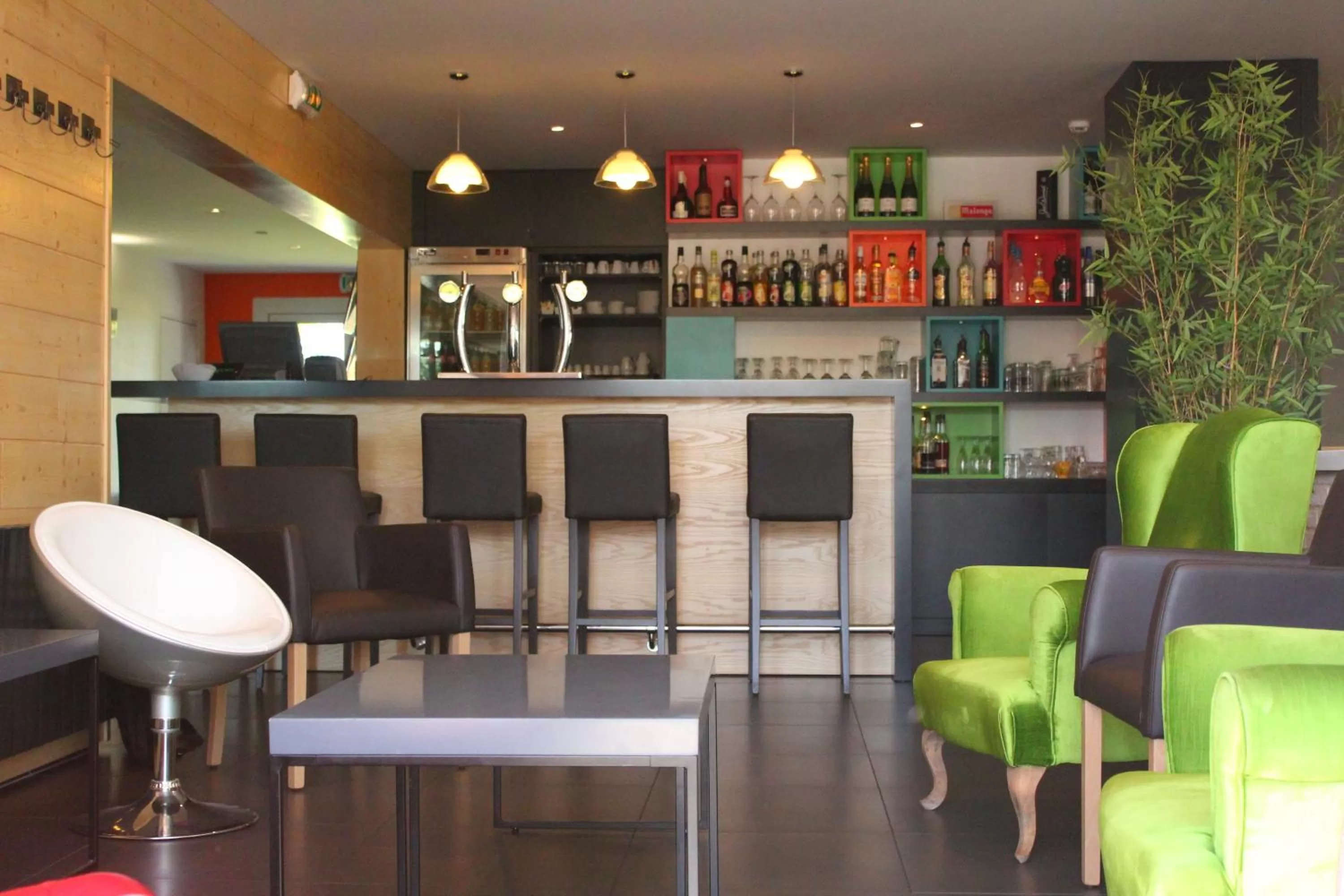 Lounge or bar in Hôtel Relais d'Étretat