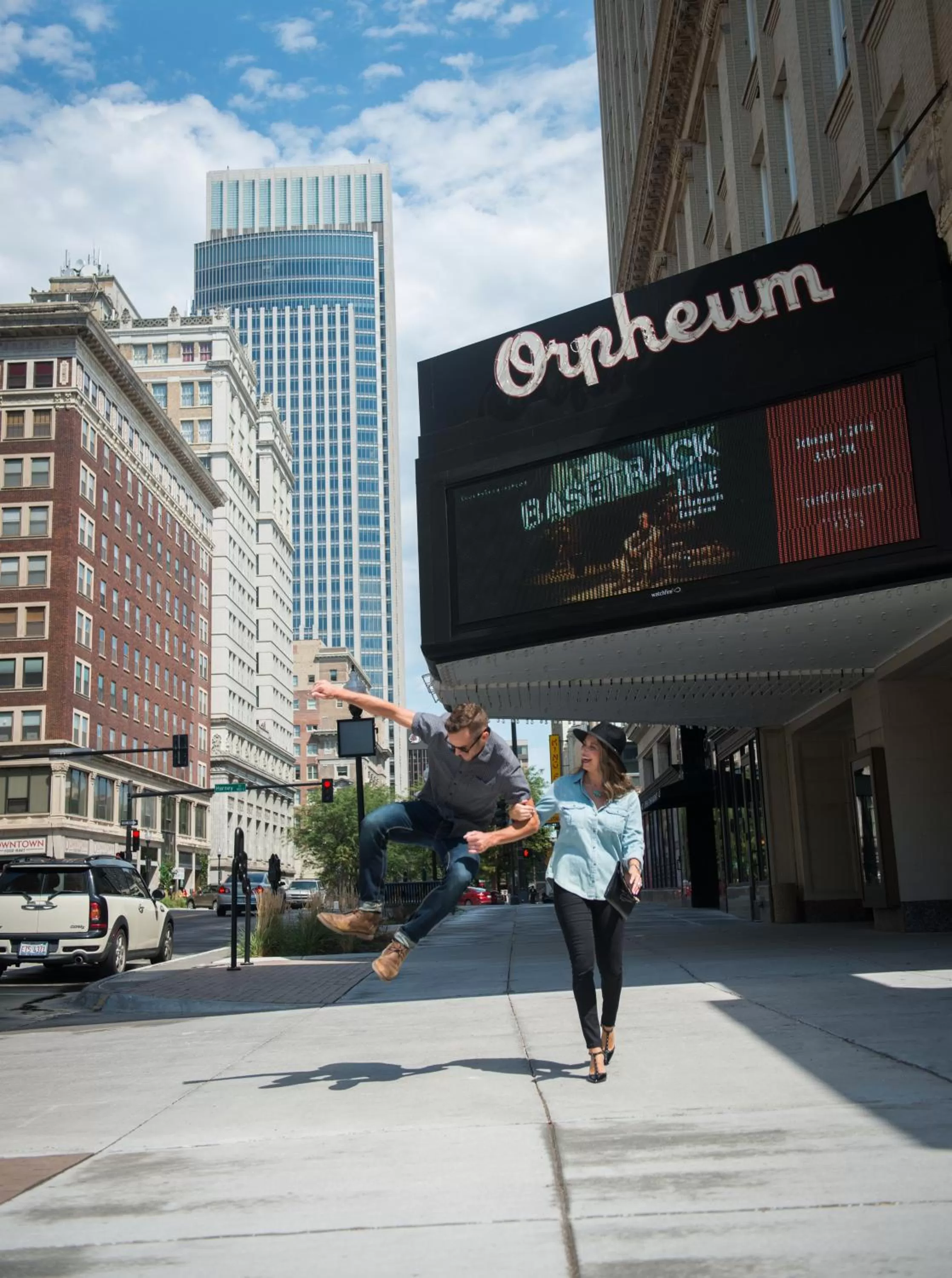 Evening entertainment in Magnolia Hotel Omaha