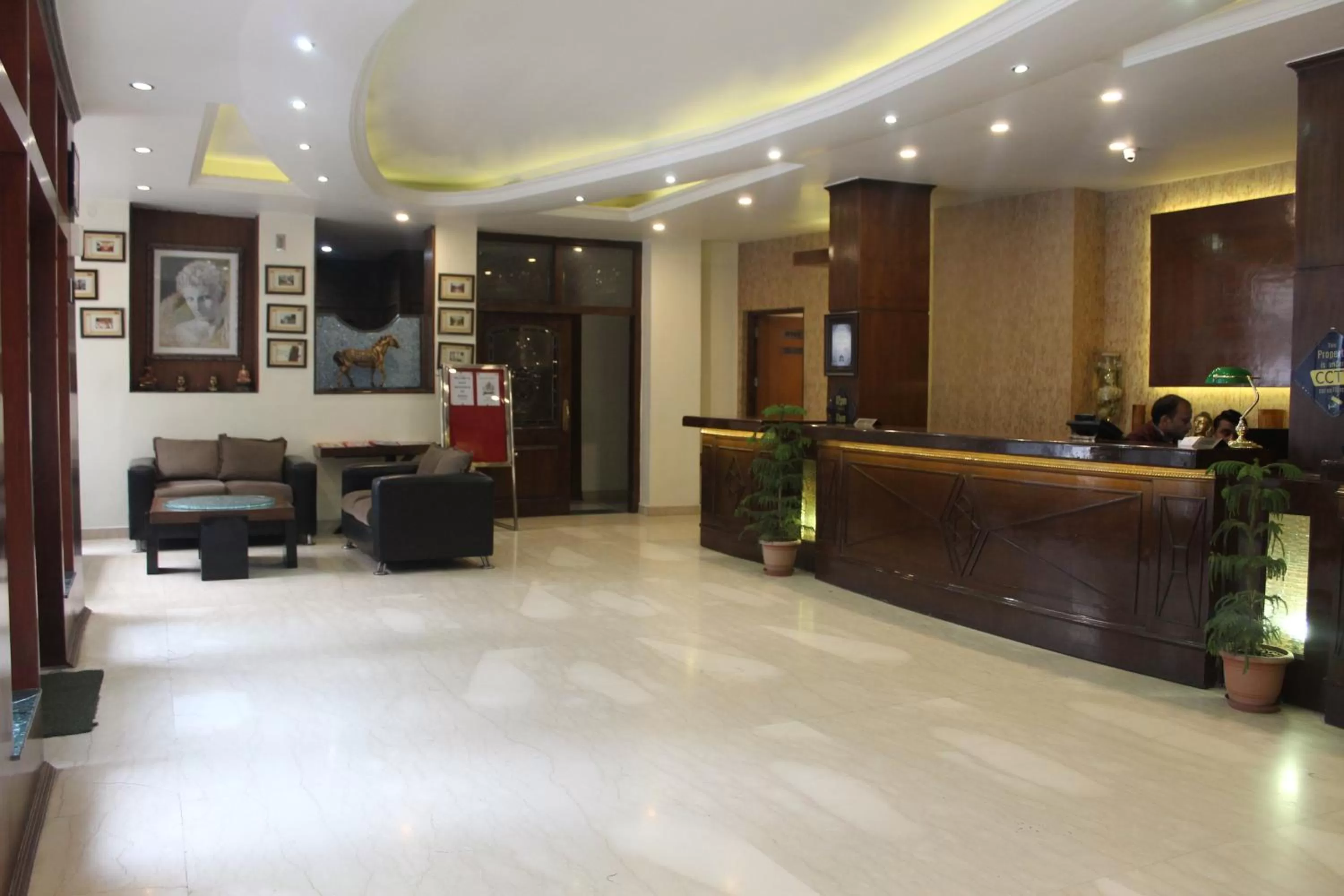Lobby or reception in Hotel Broadways Inn