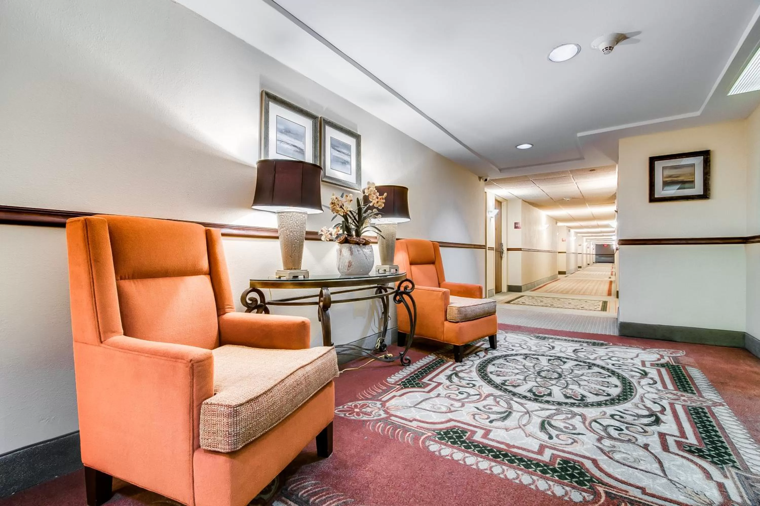 Lobby or reception in Ramada Plaza by Wyndham Atlanta Airport