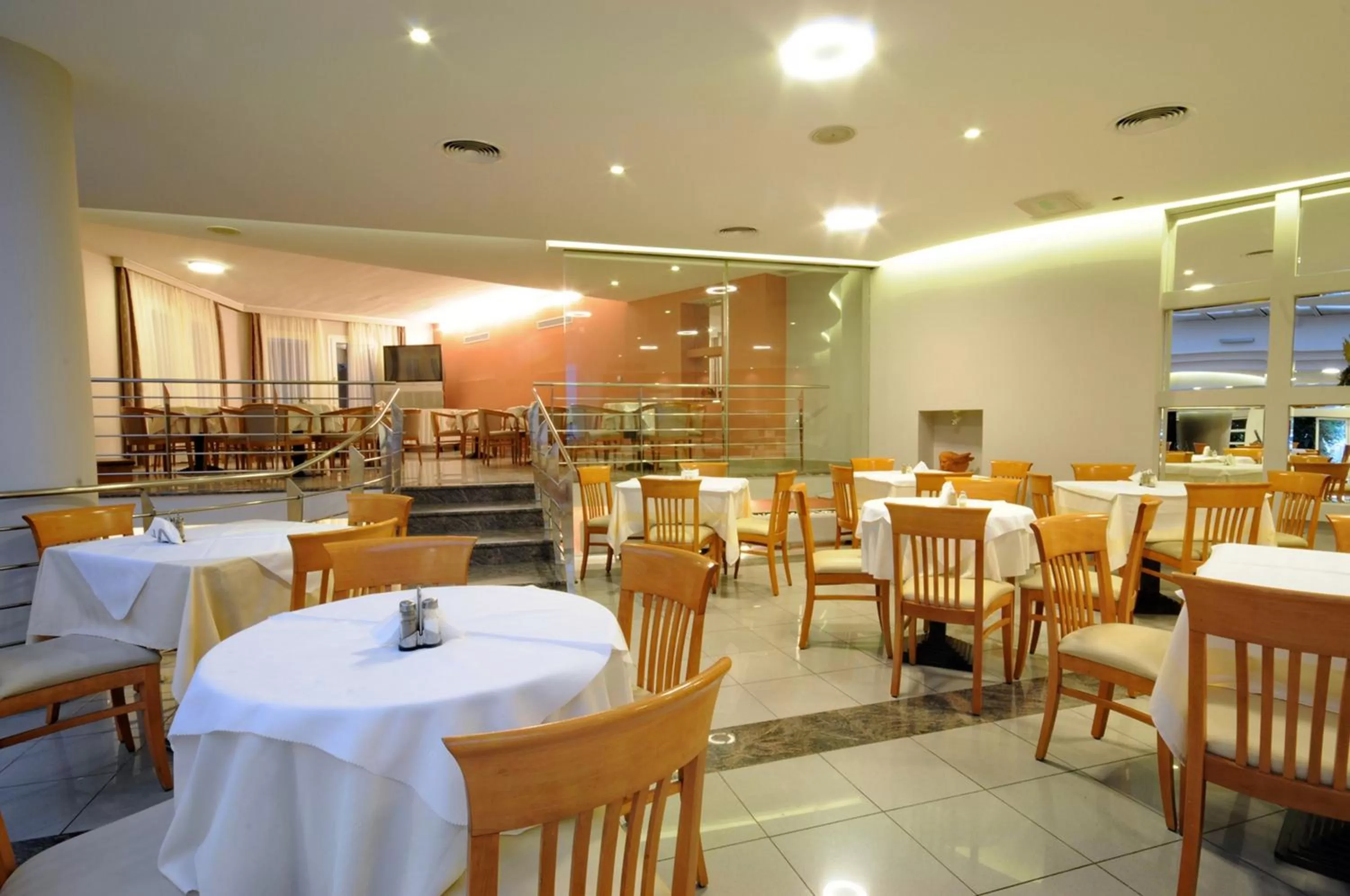 Restaurant/places to eat in Maritina Hotel