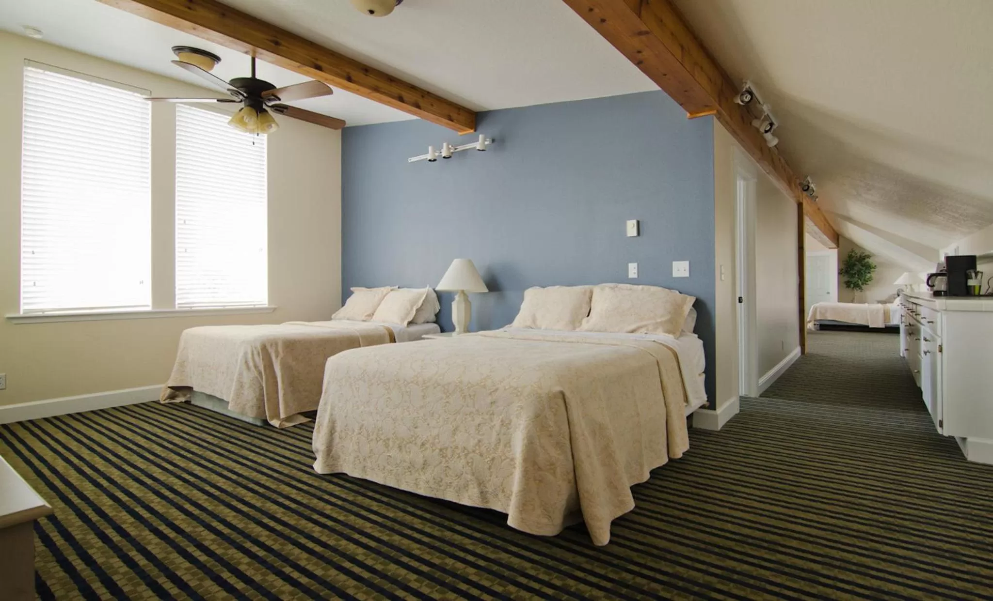 Photo of the whole room, Bed in Pacific Reef Hotel & Light Show