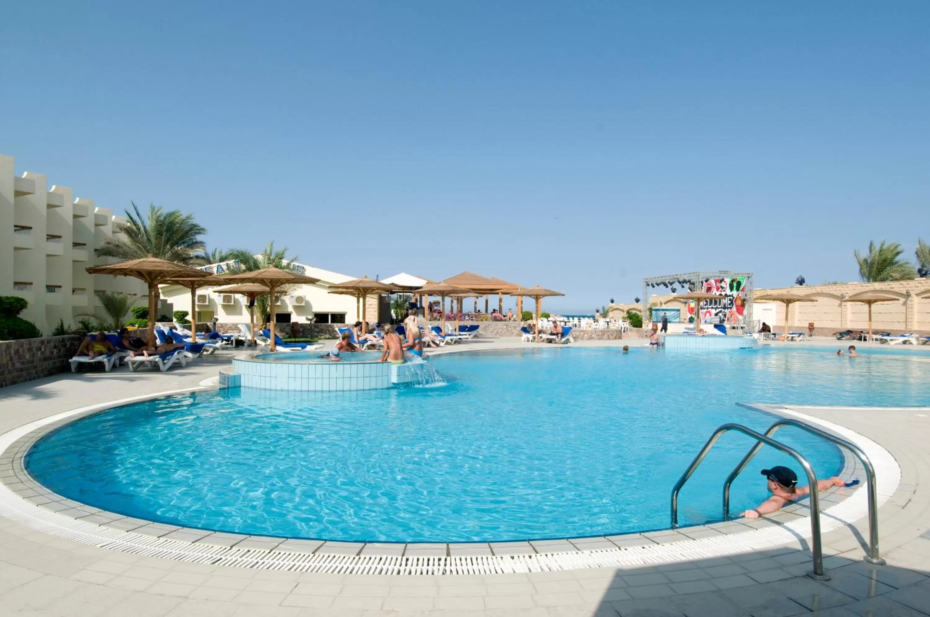 Swimming pool in Palm Beach Resort Families and Couples only